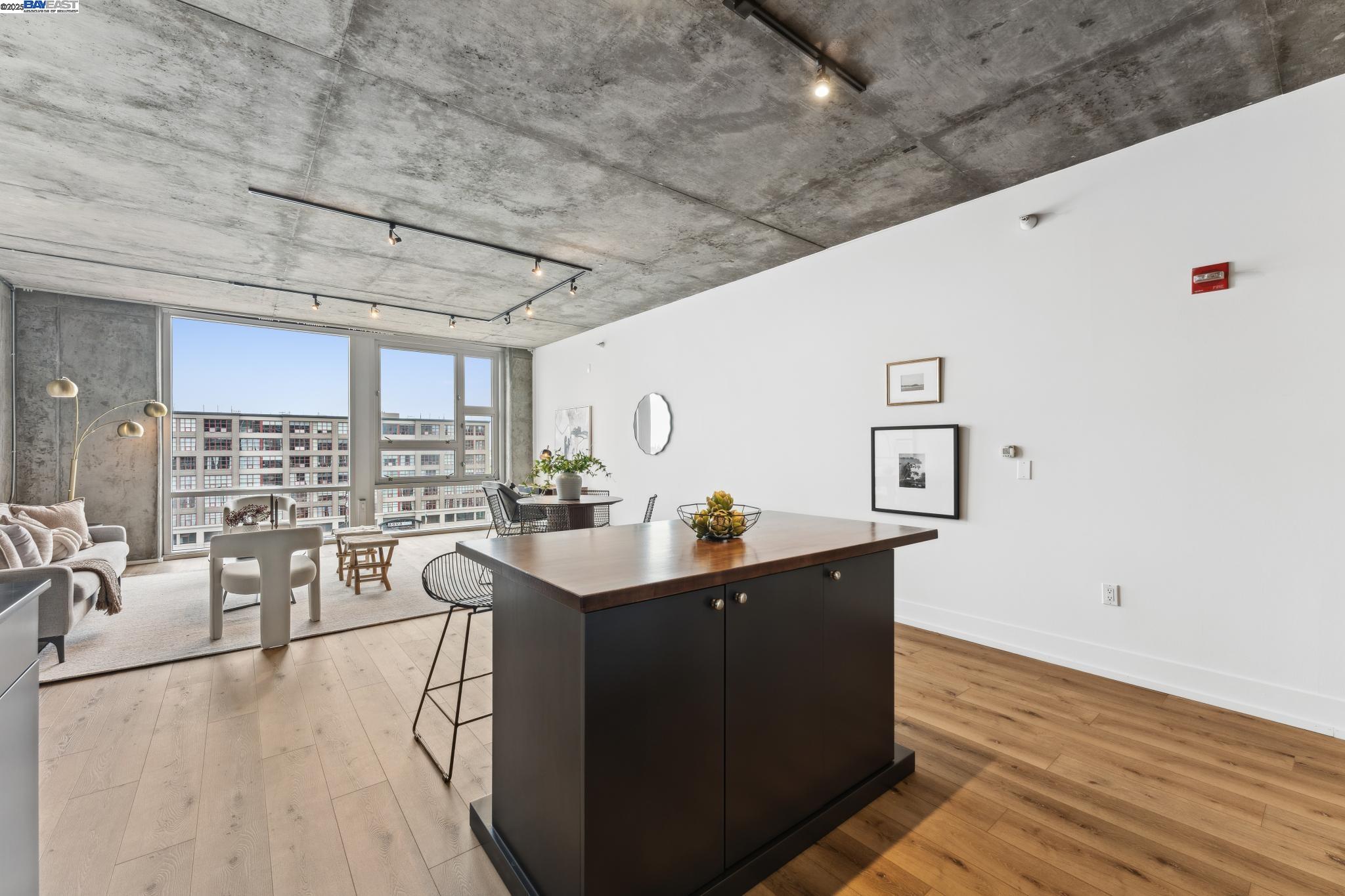311 Oak St # 729, Oakland, California 94607, 1 Bedroom Bedrooms, 2 Rooms Rooms,1 BathroomBathrooms,Residential,For Sale,311 Oak St # 729,41094854