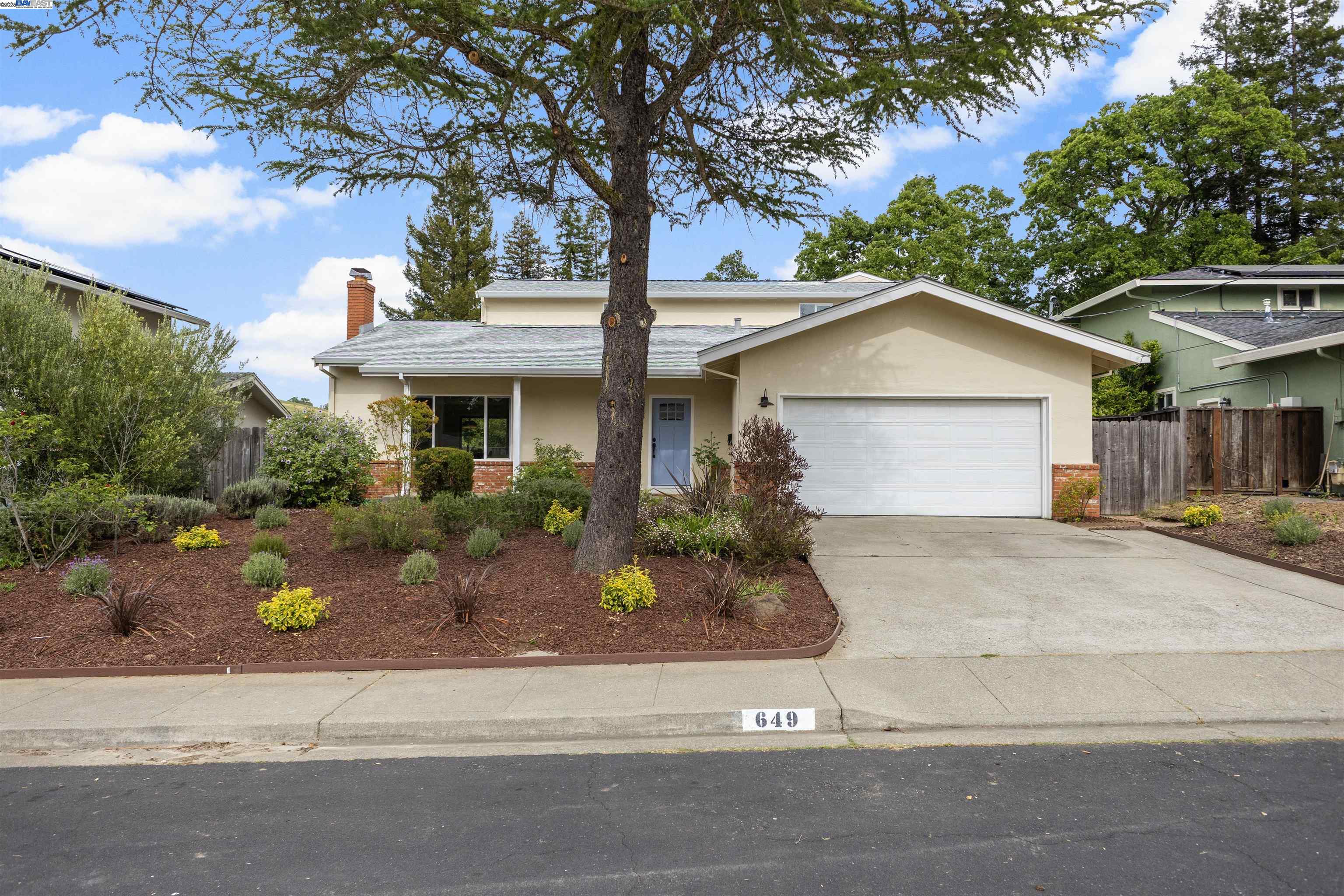 Detail Gallery Image 2 of 58 For 649 Sherree Dr, Martinez,  CA 94553 - 4 Beds | 2 Baths