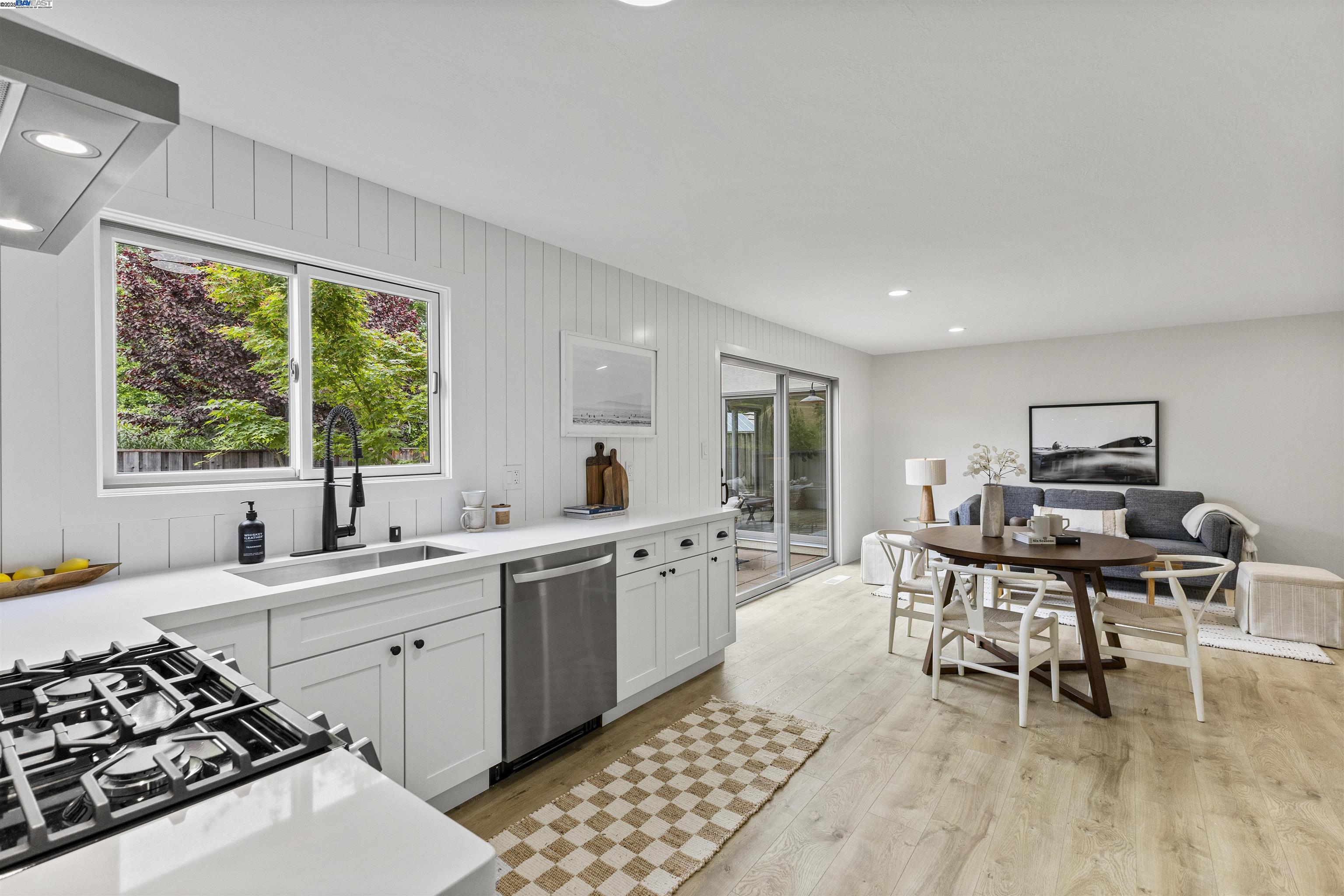 Detail Gallery Image 12 of 58 For 649 Sherree Dr, Martinez,  CA 94553 - 4 Beds | 2 Baths