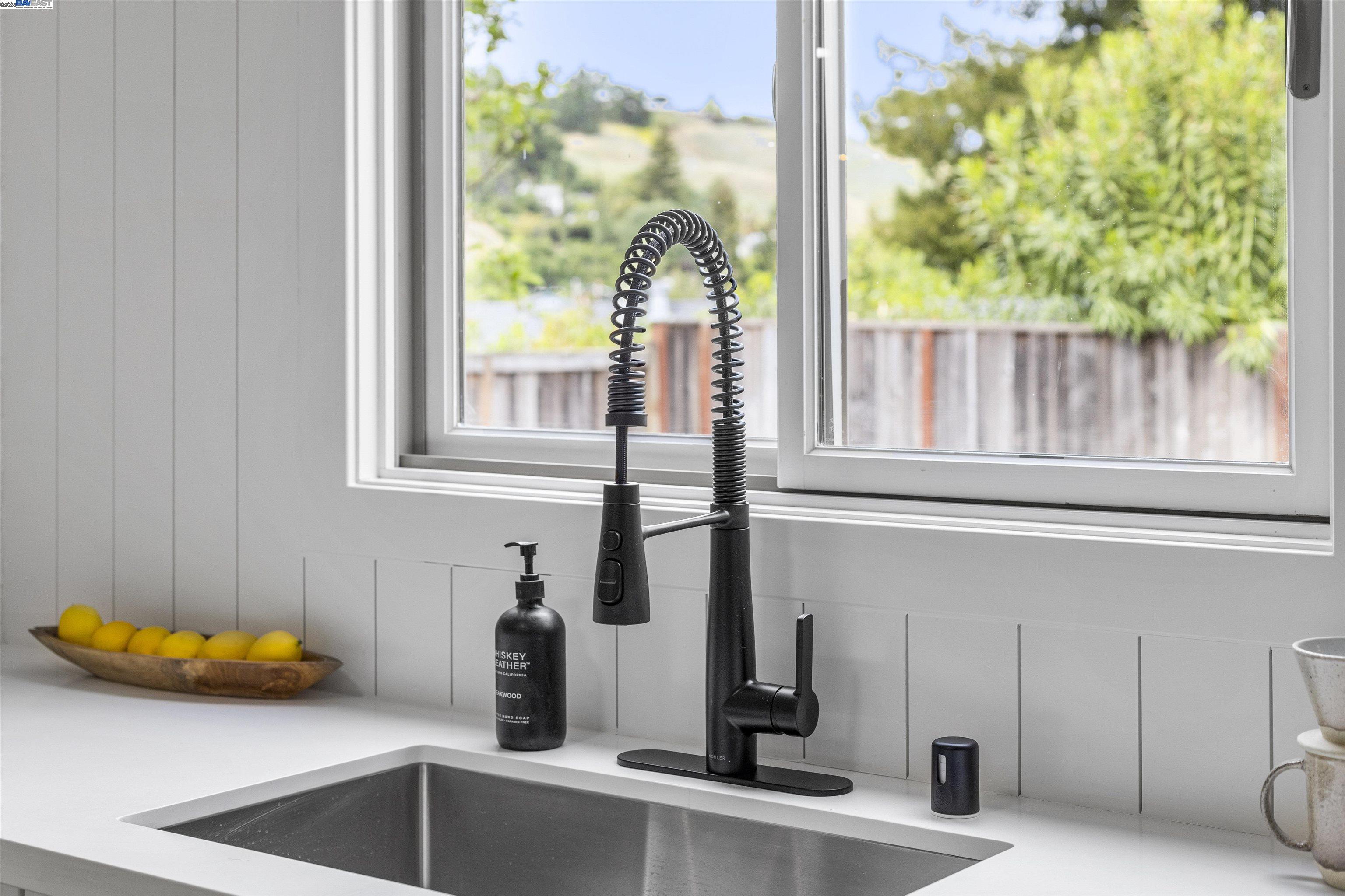 Detail Gallery Image 13 of 58 For 649 Sherree Dr, Martinez,  CA 94553 - 4 Beds | 2 Baths