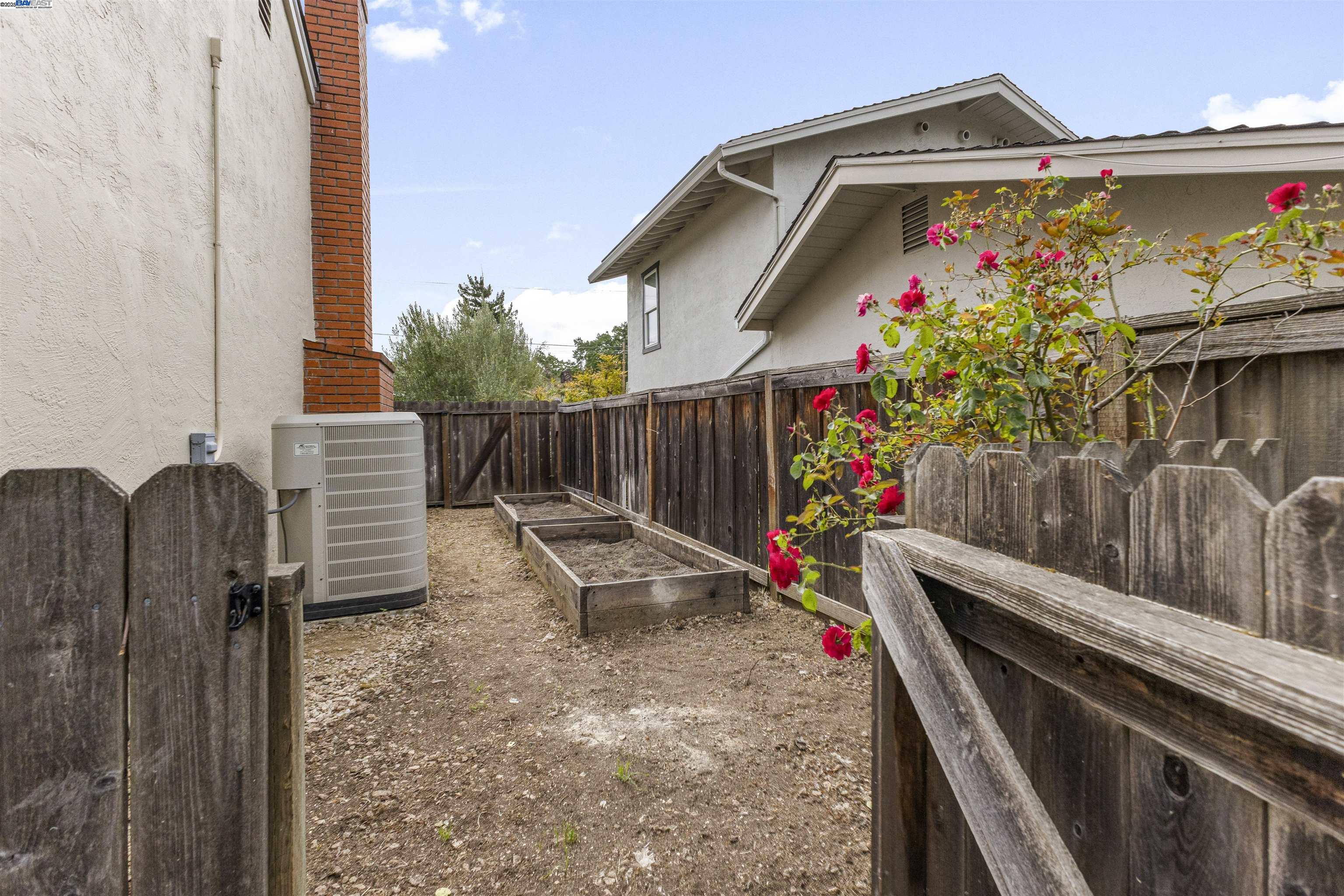 Detail Gallery Image 42 of 58 For 649 Sherree Dr, Martinez,  CA 94553 - 4 Beds | 2 Baths