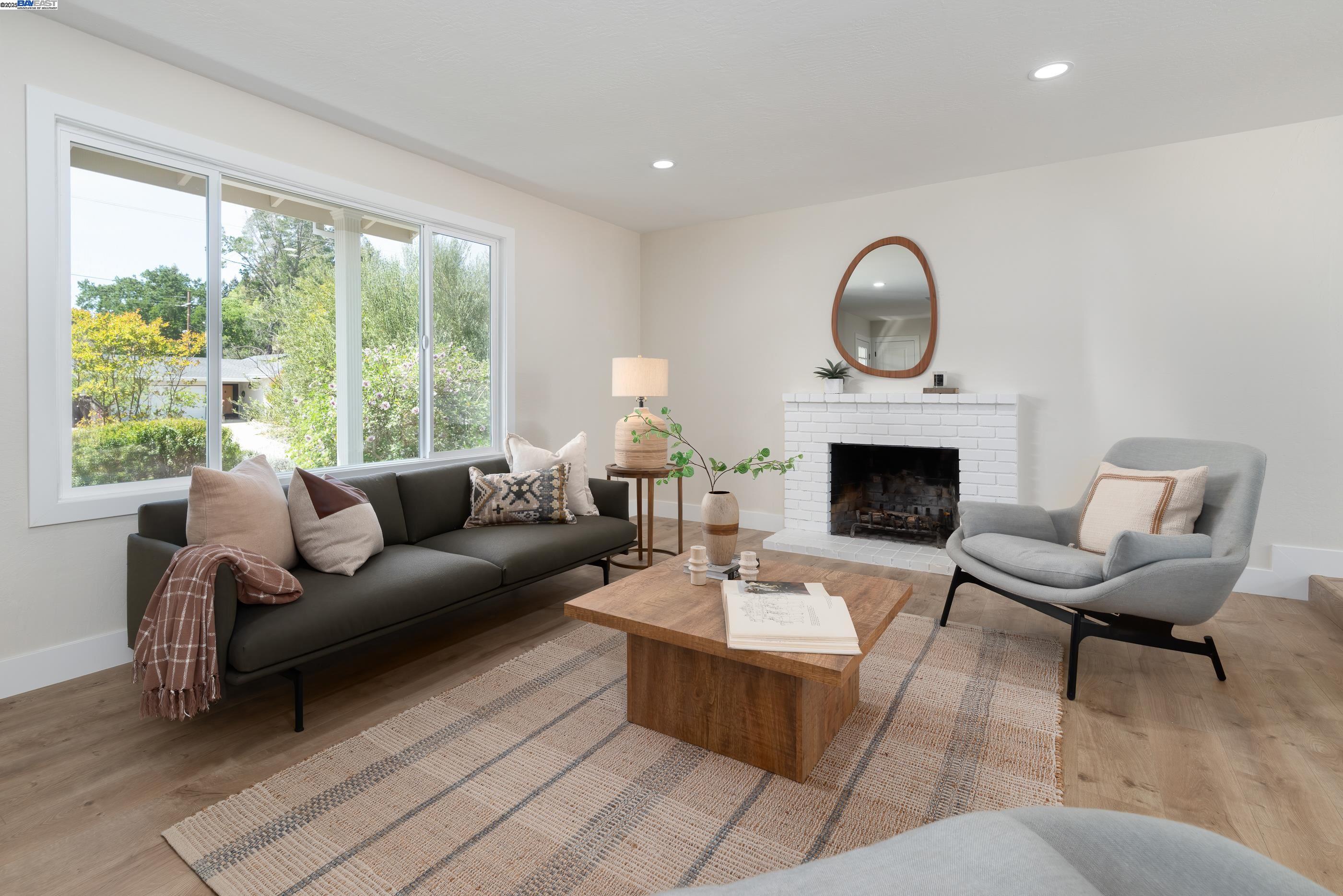Detail Gallery Image 6 of 58 For 649 Sherree Dr, Martinez,  CA 94553 - 4 Beds | 2 Baths