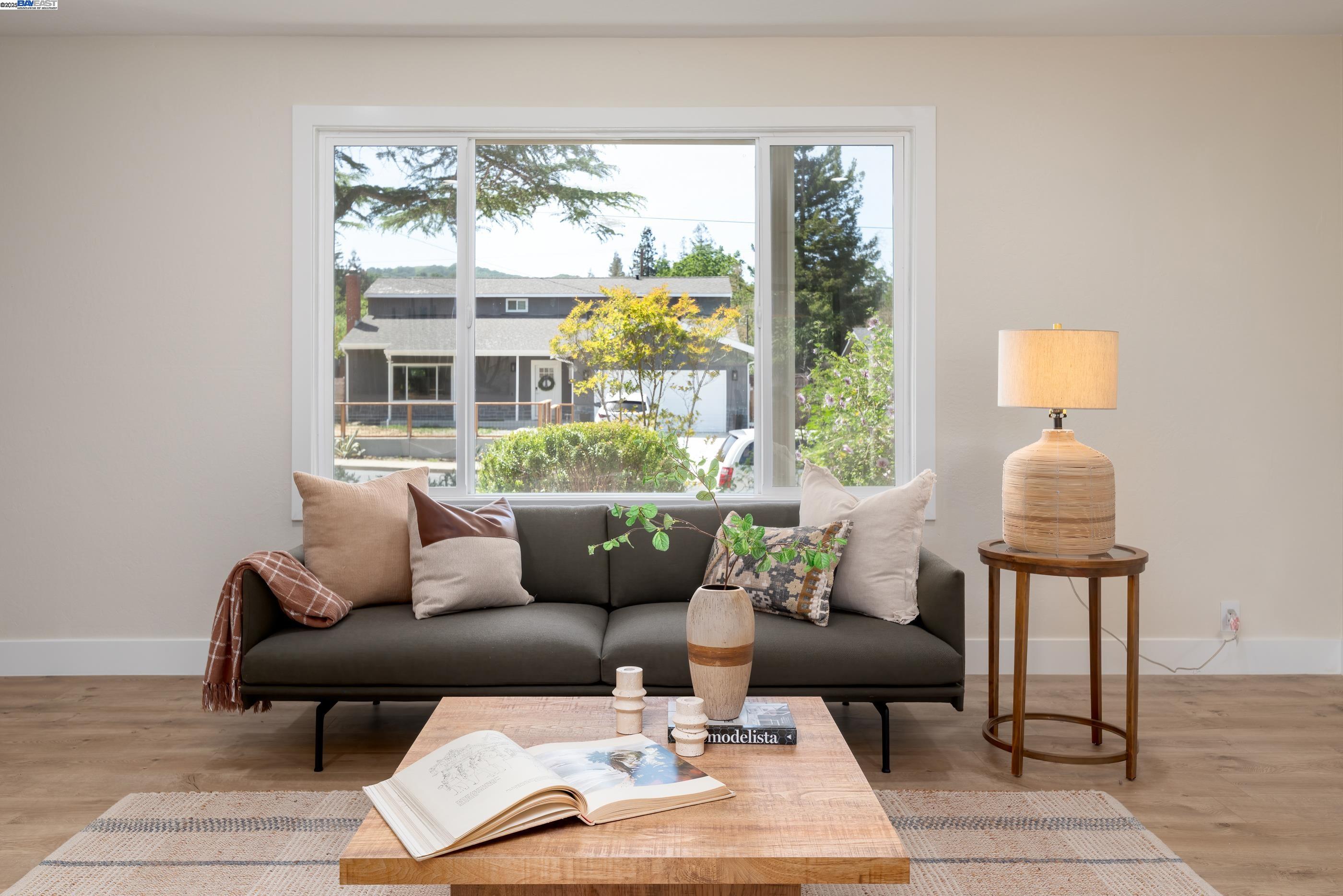 Detail Gallery Image 7 of 58 For 649 Sherree Dr, Martinez,  CA 94553 - 4 Beds | 2 Baths