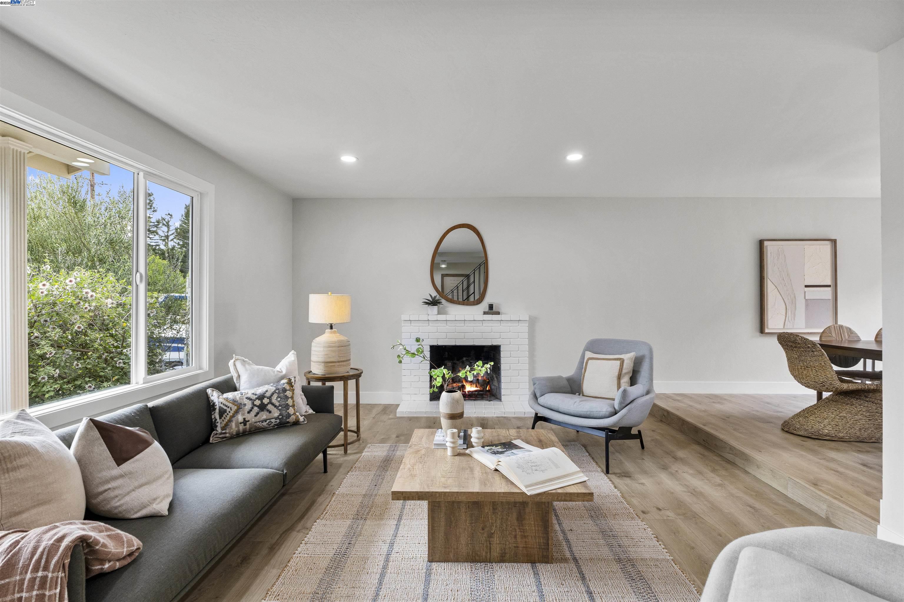 Detail Gallery Image 8 of 58 For 649 Sherree Dr, Martinez,  CA 94553 - 4 Beds | 2 Baths