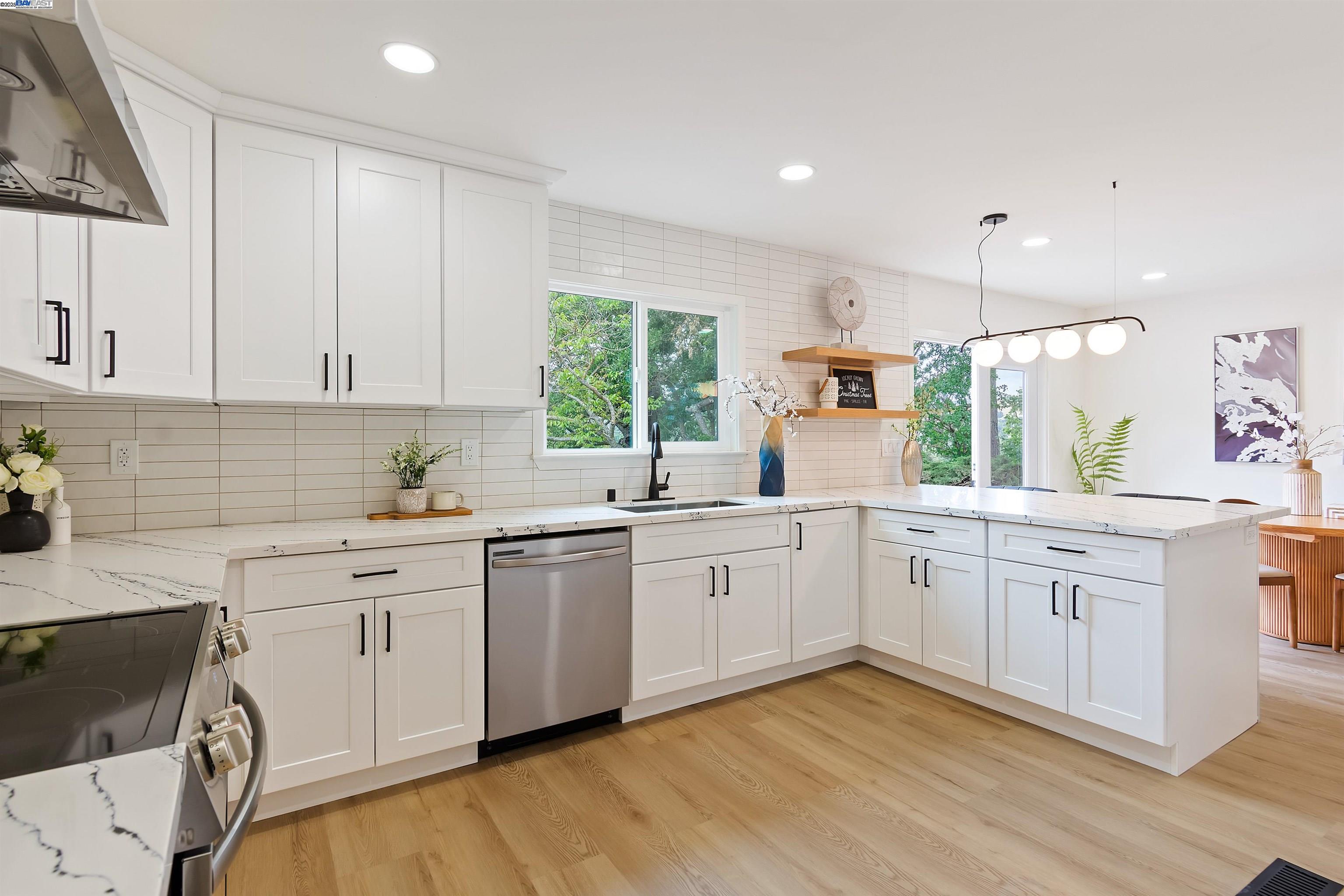 Detail Gallery Image 12 of 28 For 1860 Poplar Dr, Walnut Creek,  CA 94595 - 3 Beds | 2 Baths