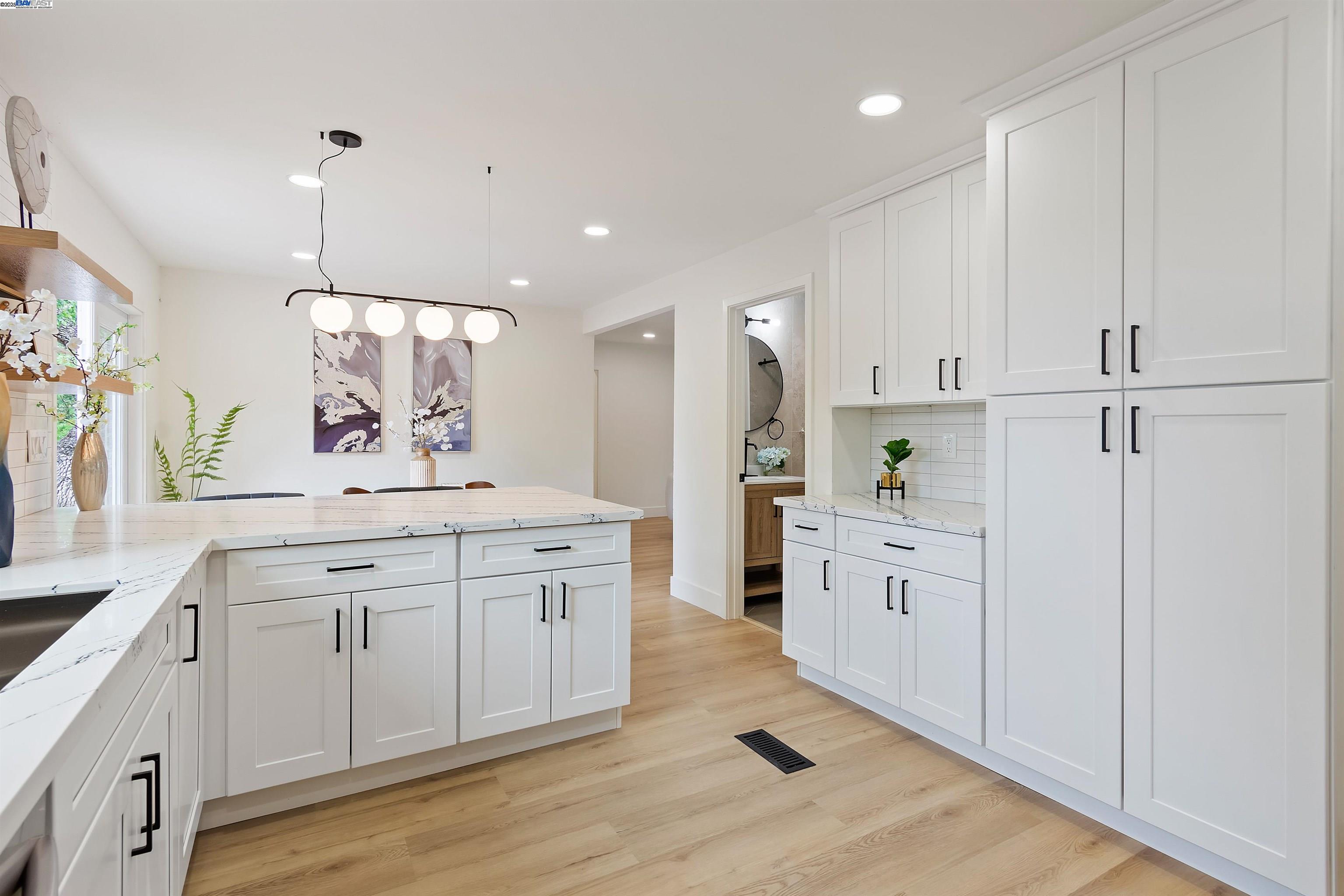 Detail Gallery Image 13 of 28 For 1860 Poplar Dr, Walnut Creek,  CA 94595 - 3 Beds | 2 Baths
