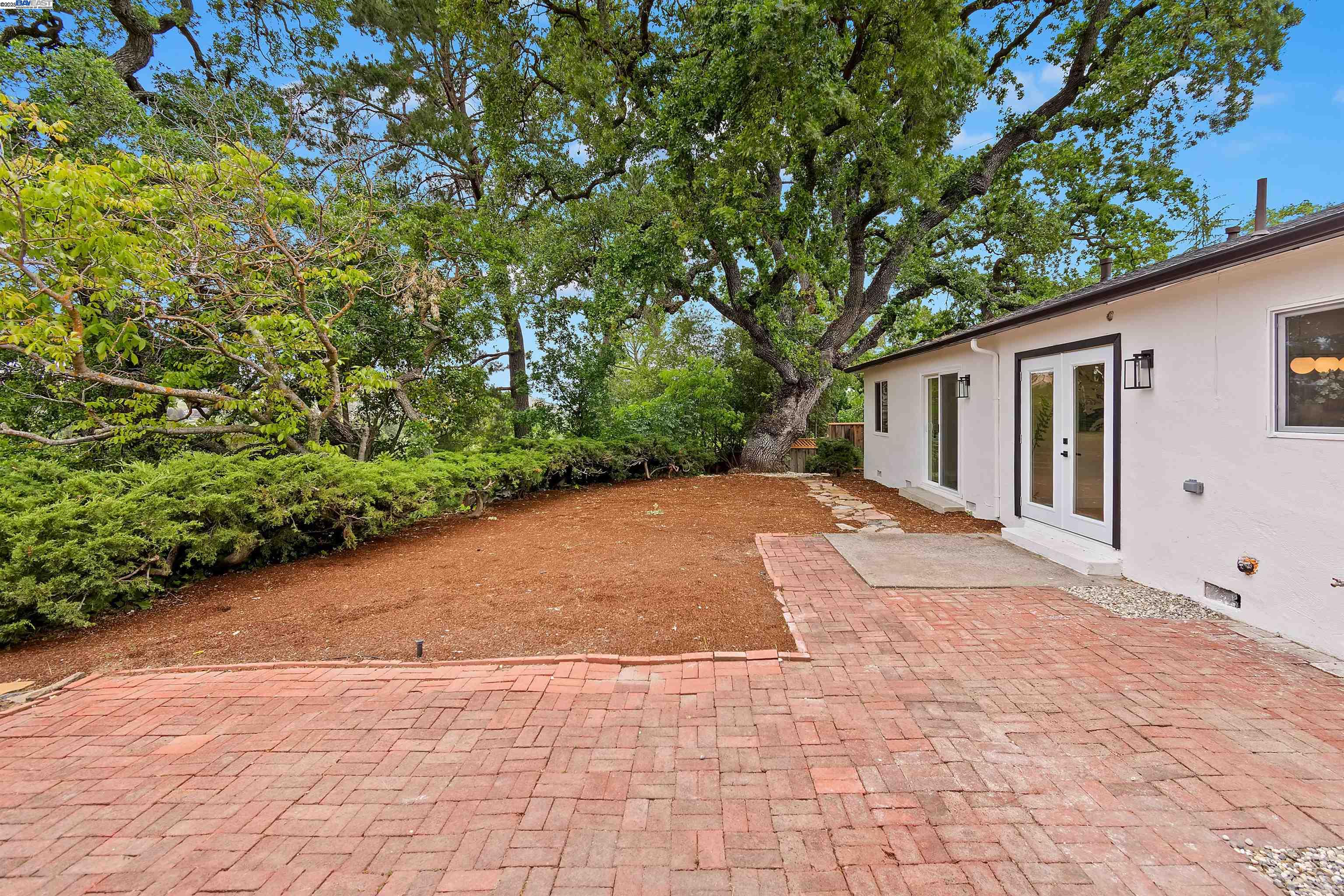Detail Gallery Image 20 of 28 For 1860 Poplar Dr, Walnut Creek,  CA 94595 - 3 Beds | 2 Baths