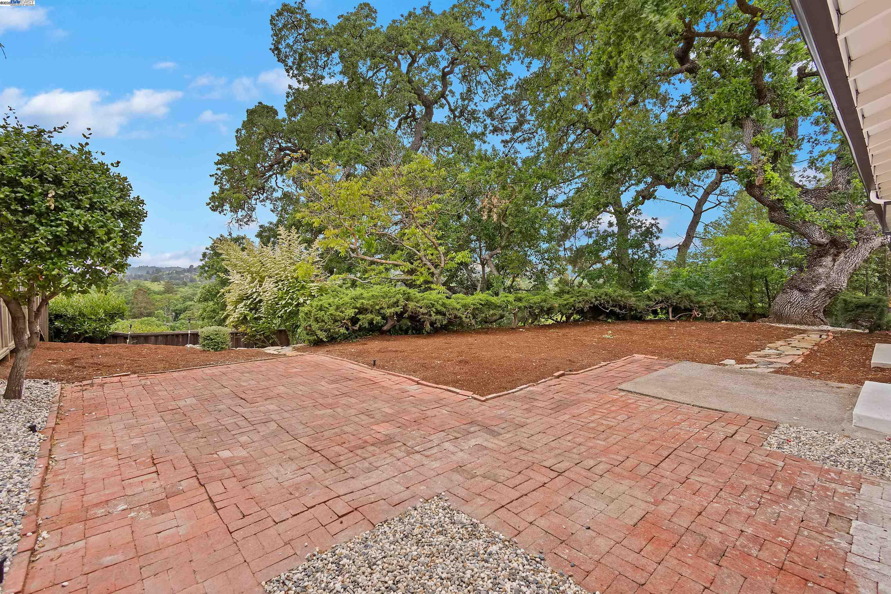 Detail Gallery Image 22 of 28 For 1860 Poplar Dr, Walnut Creek,  CA 94595 - 3 Beds | 2 Baths