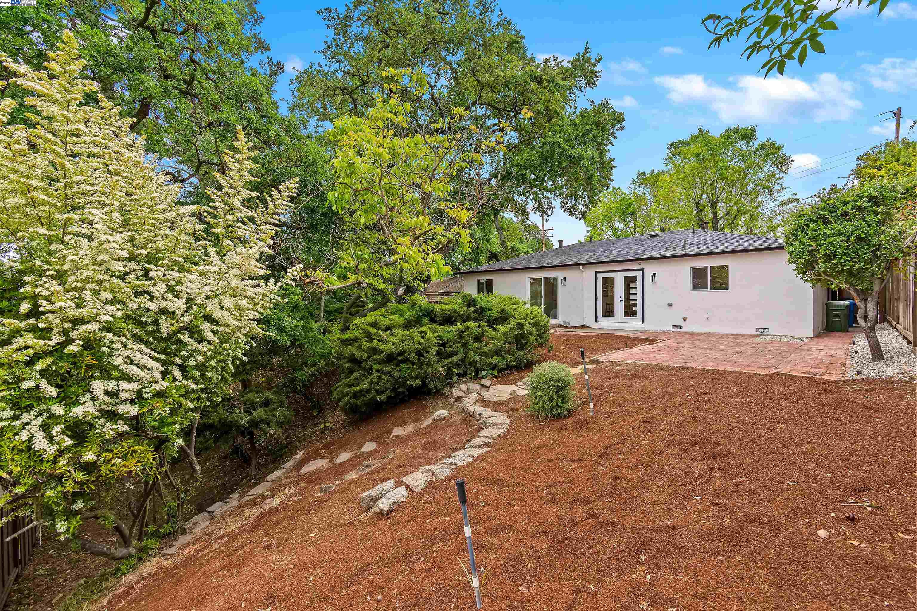 Detail Gallery Image 25 of 28 For 1860 Poplar Dr, Walnut Creek,  CA 94595 - 3 Beds | 2 Baths