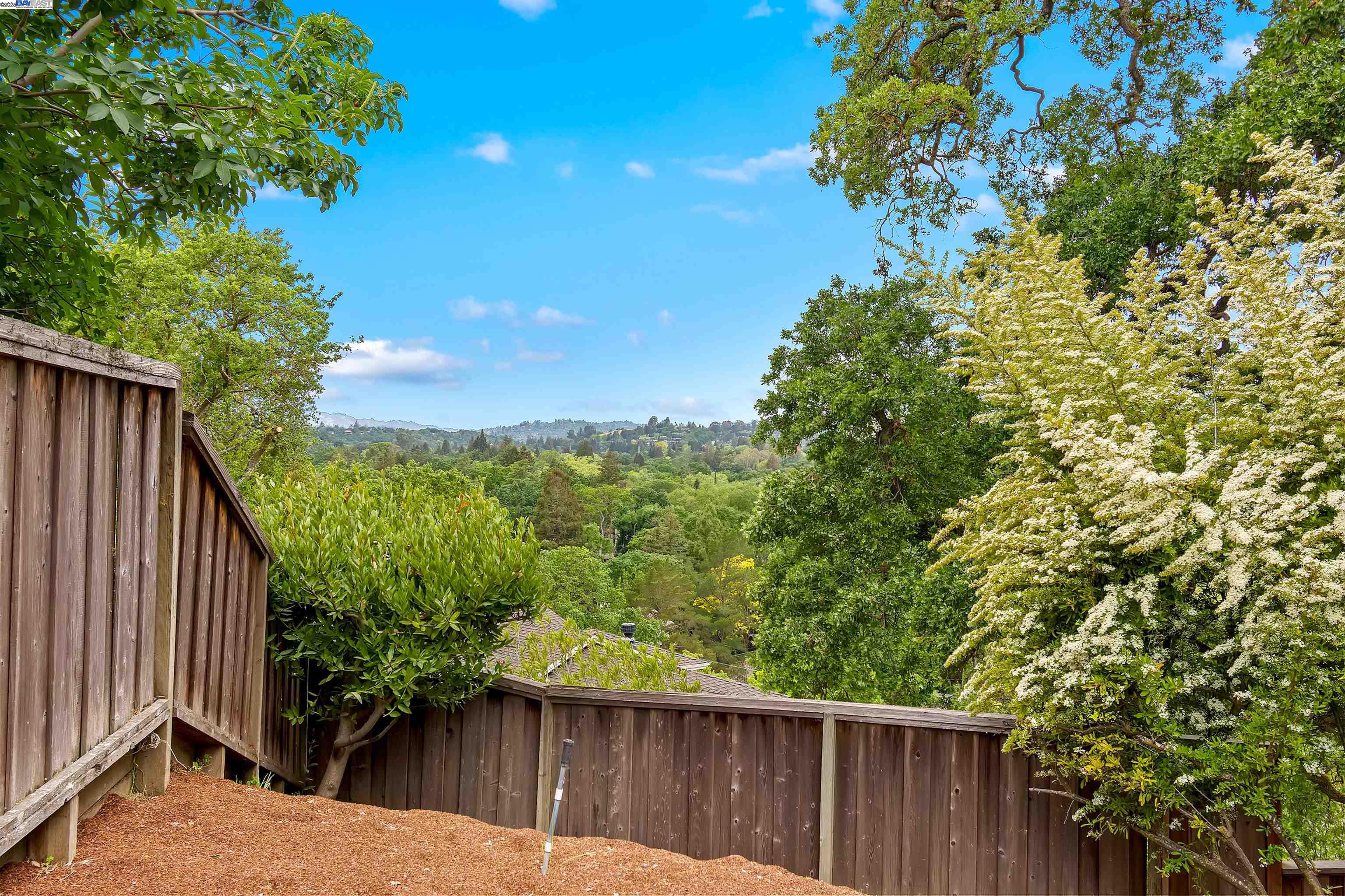 Detail Gallery Image 26 of 28 For 1860 Poplar Dr, Walnut Creek,  CA 94595 - 3 Beds | 2 Baths