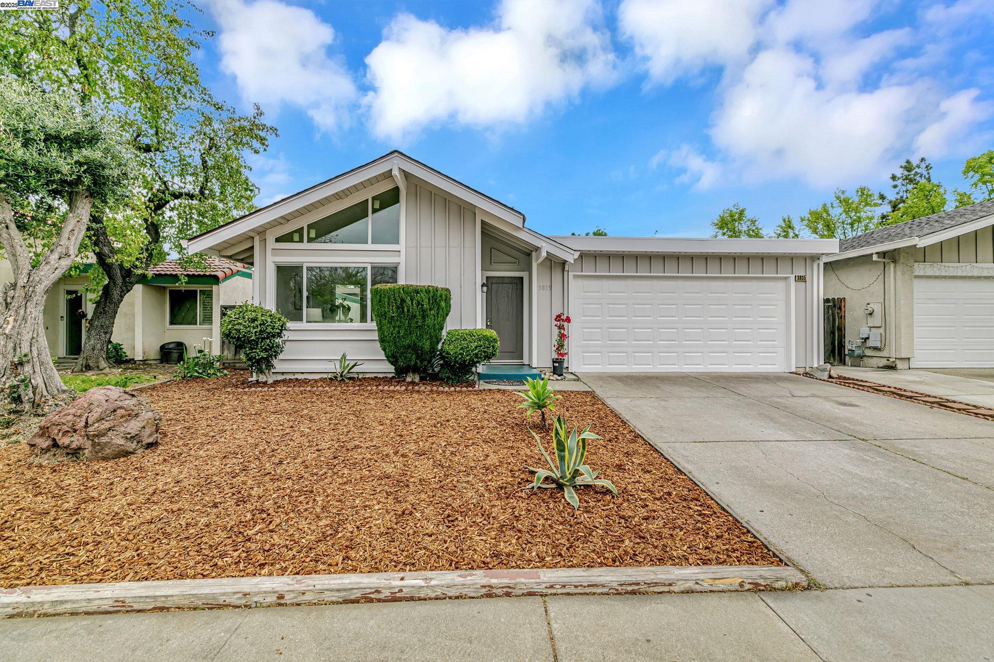Detail Gallery Image 1 of 1 For 3835 Dryden Rd, Fremont,  CA 94555 - 4 Beds | 2 Baths