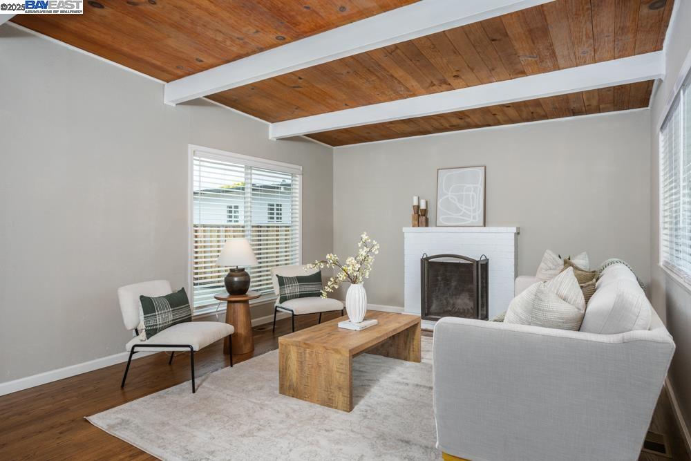 Detail Gallery Image 4 of 29 For 36637 Burdick St, Newark,  CA 94560 - 3 Beds | 2 Baths