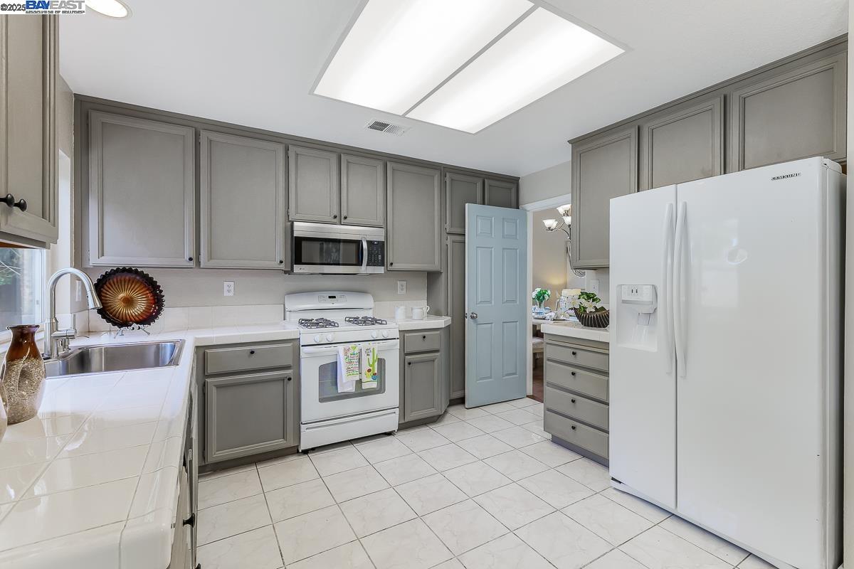 Detail Gallery Image 15 of 51 For 741 Glencreek Dr, Tracy,  CA 95377 - 4 Beds | 2/1 Baths