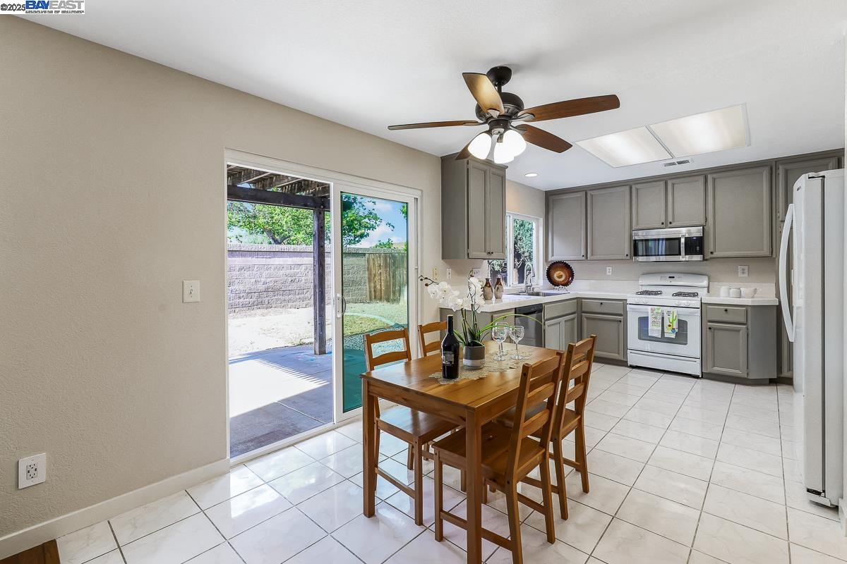 Detail Gallery Image 18 of 51 For 741 Glencreek Dr, Tracy,  CA 95377 - 4 Beds | 2/1 Baths