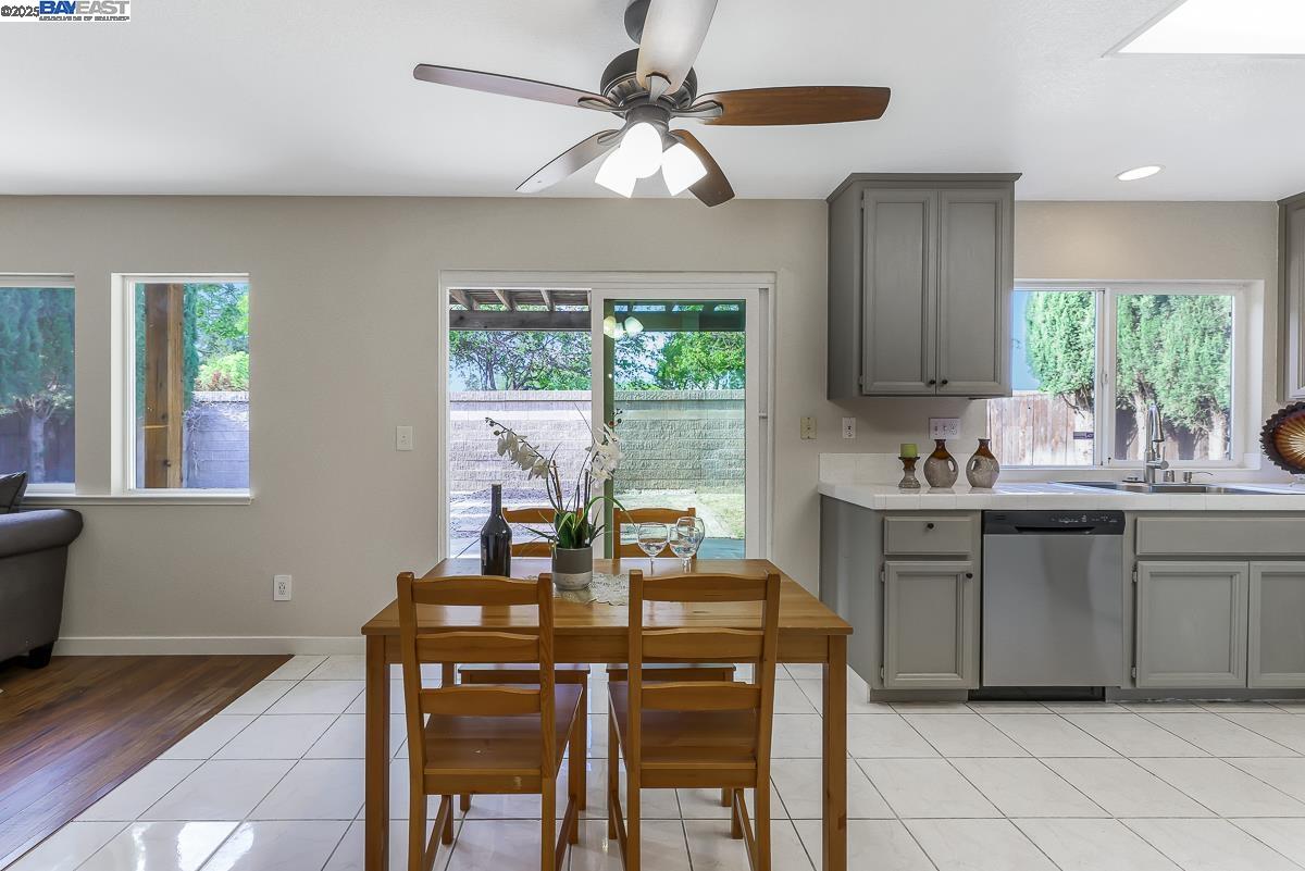 Detail Gallery Image 21 of 51 For 741 Glencreek Dr, Tracy,  CA 95377 - 4 Beds | 2/1 Baths