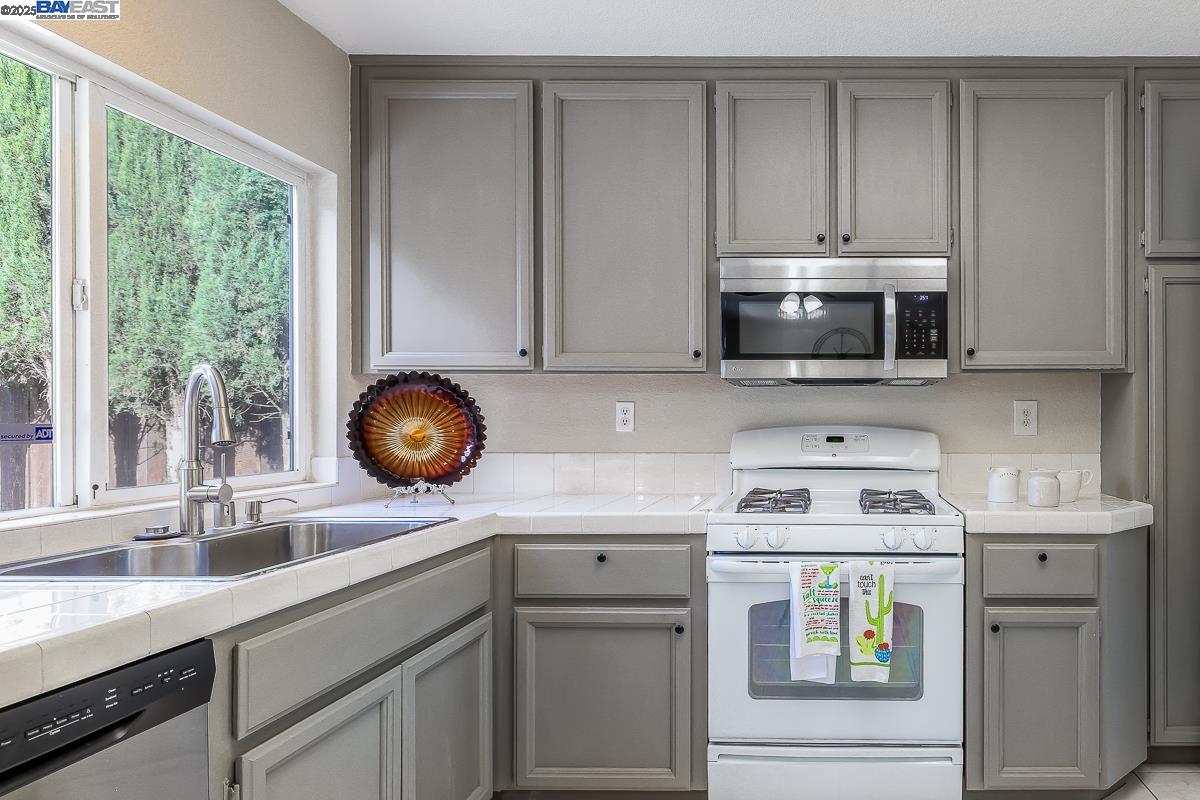 Detail Gallery Image 22 of 51 For 741 Glencreek Dr, Tracy,  CA 95377 - 4 Beds | 2/1 Baths