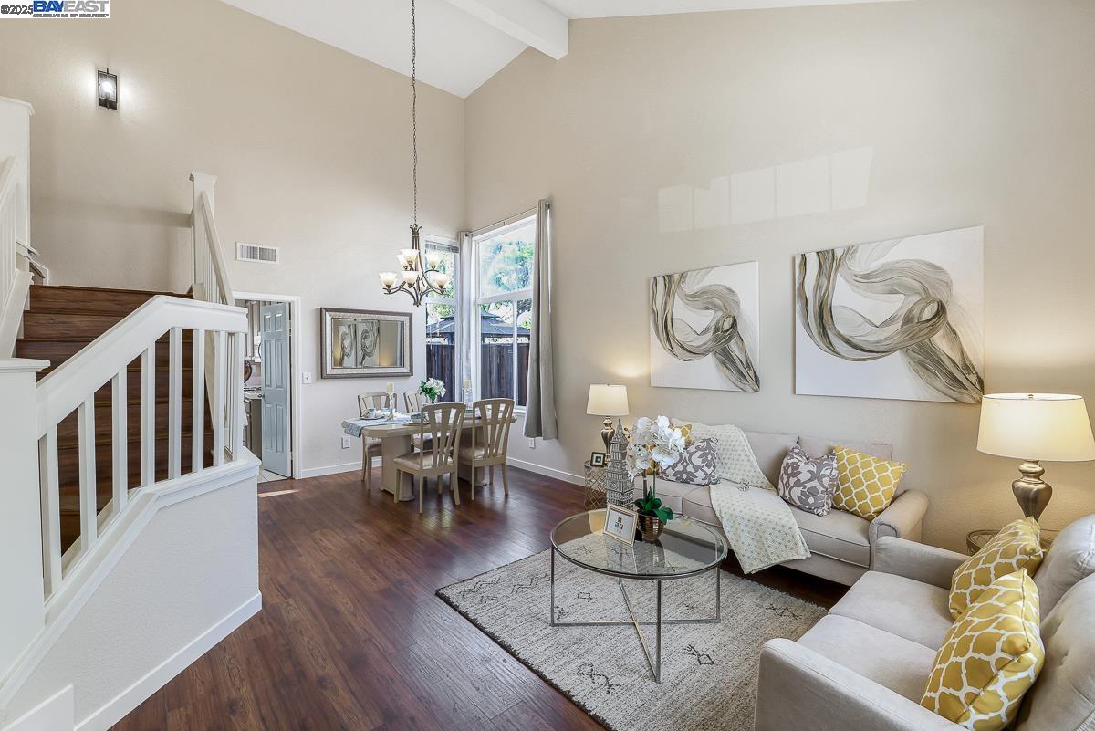 Detail Gallery Image 4 of 51 For 741 Glencreek Dr, Tracy,  CA 95377 - 4 Beds | 2/1 Baths