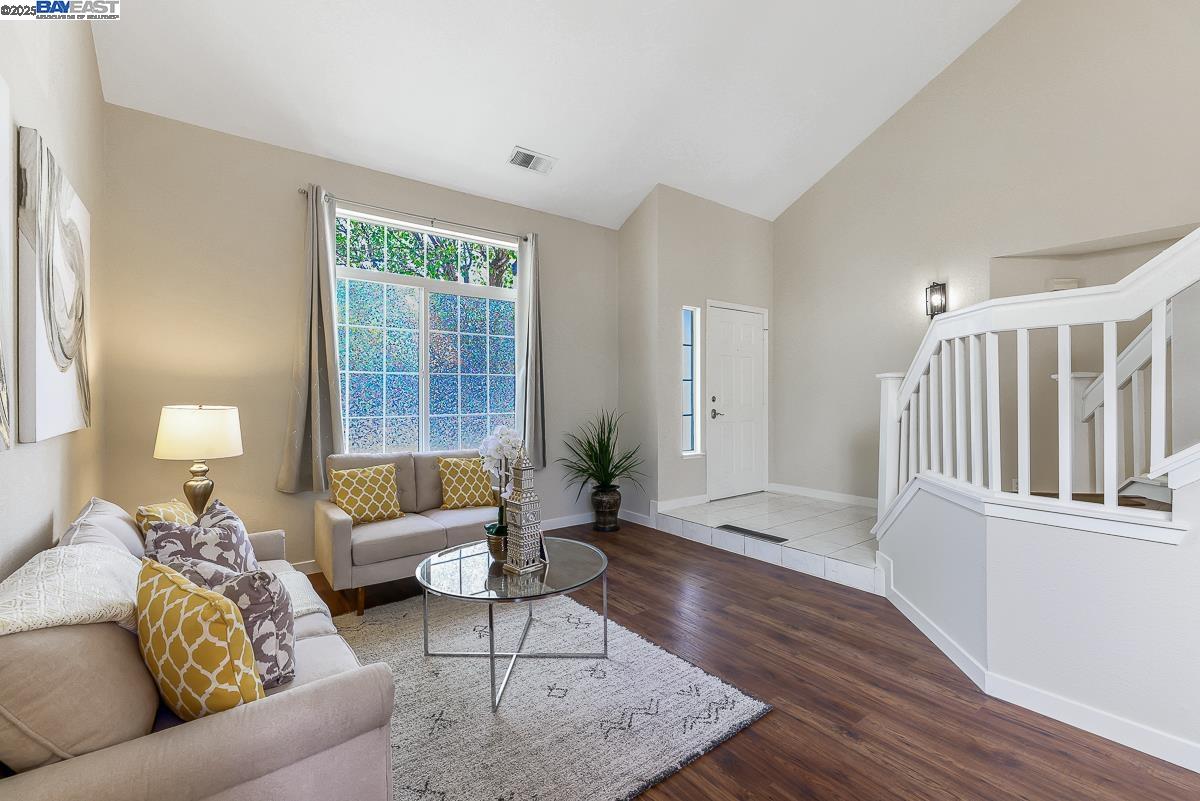 Detail Gallery Image 5 of 51 For 741 Glencreek Dr, Tracy,  CA 95377 - 4 Beds | 2/1 Baths