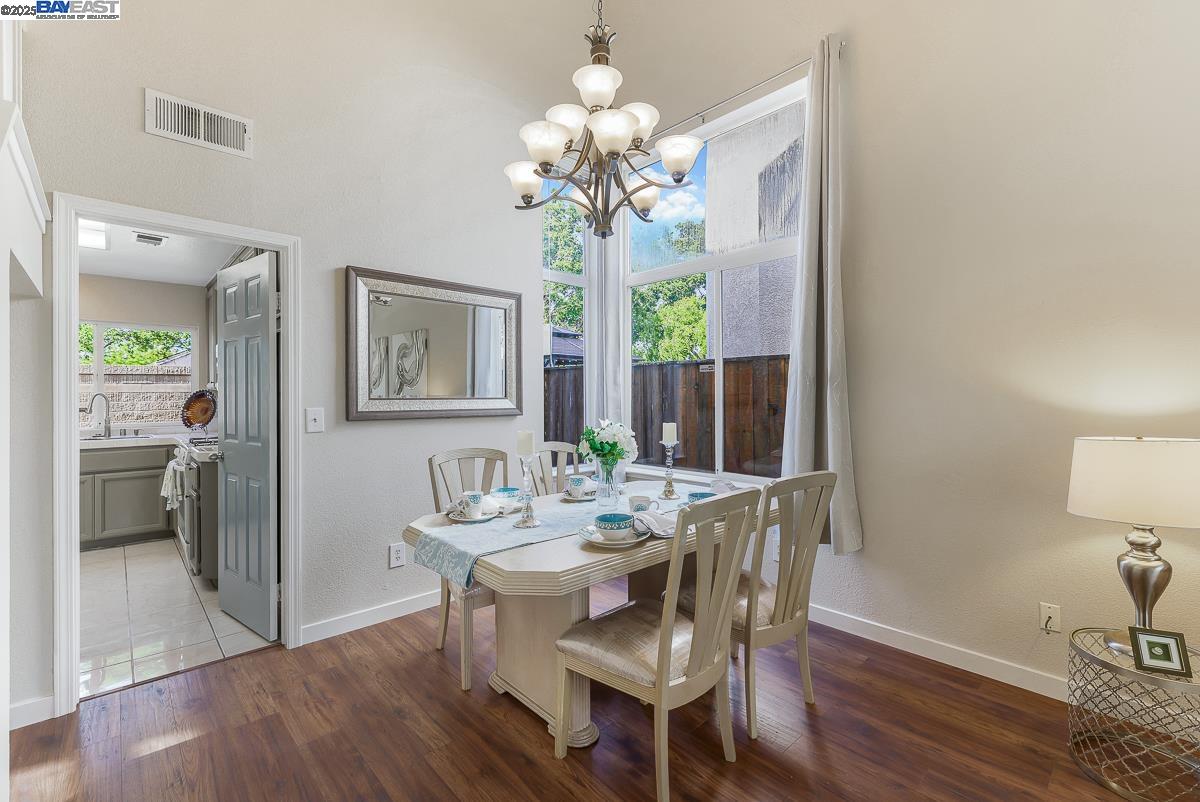 Detail Gallery Image 9 of 51 For 741 Glencreek Dr, Tracy,  CA 95377 - 4 Beds | 2/1 Baths