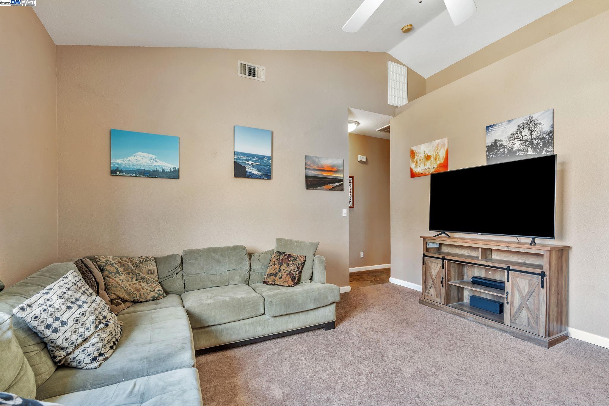 Detail Gallery Image 11 of 50 For 848 La Cresta Ct, Los Banos,  CA 93635 - 3 Beds | 2 Baths