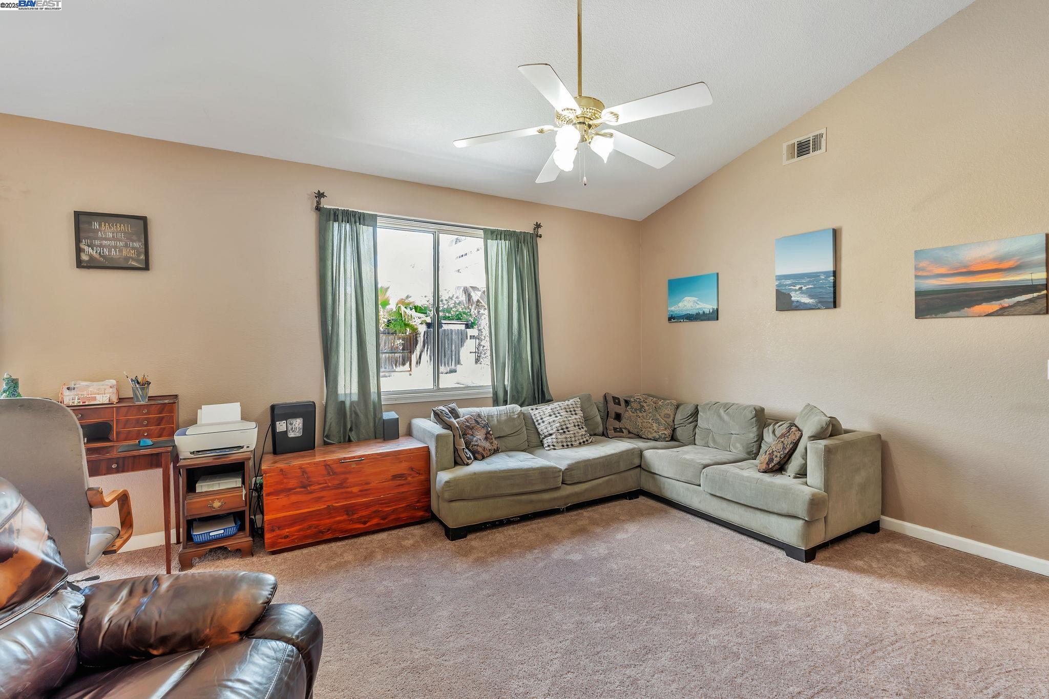 Detail Gallery Image 4 of 50 For 848 La Cresta Ct, Los Banos,  CA 93635 - 3 Beds | 2 Baths