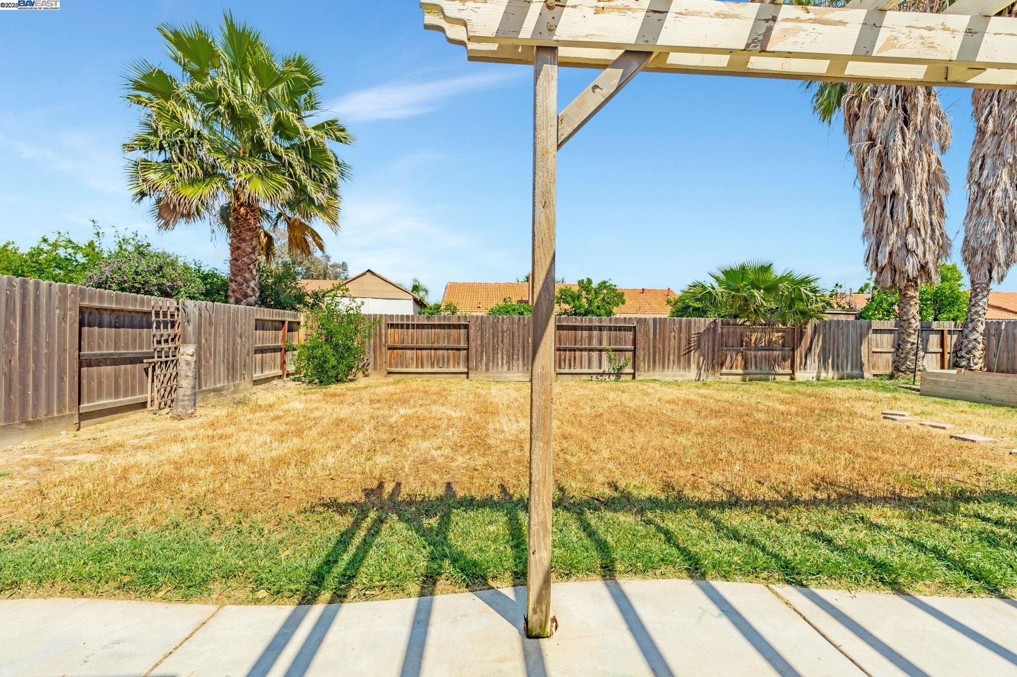 Detail Gallery Image 31 of 50 For 848 La Cresta Ct, Los Banos,  CA 93635 - 3 Beds | 2 Baths