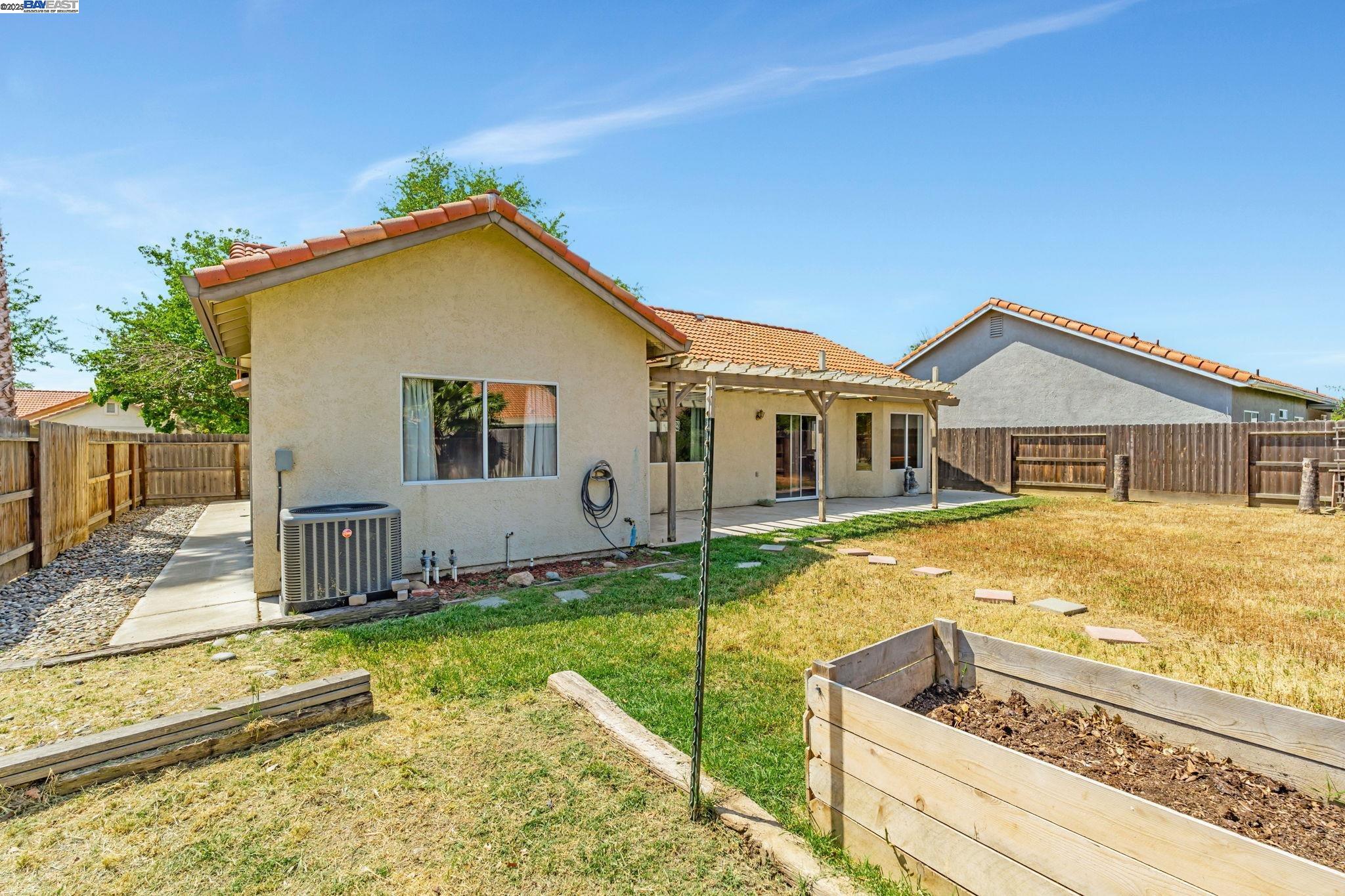 Detail Gallery Image 35 of 50 For 848 La Cresta Ct, Los Banos,  CA 93635 - 3 Beds | 2 Baths