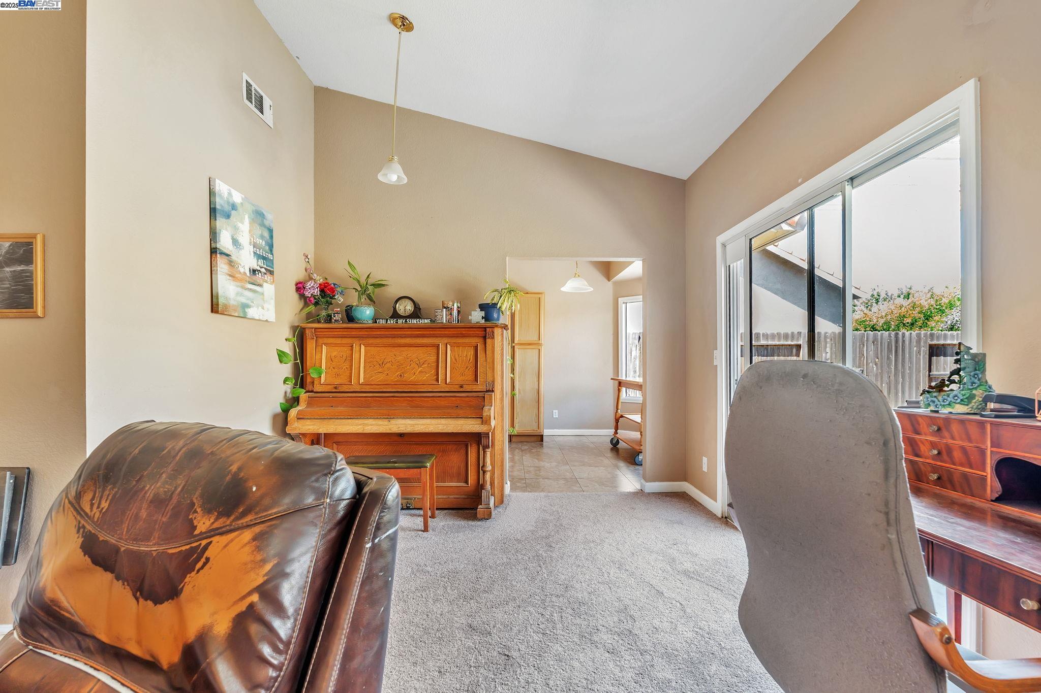 Detail Gallery Image 5 of 50 For 848 La Cresta Ct, Los Banos,  CA 93635 - 3 Beds | 2 Baths
