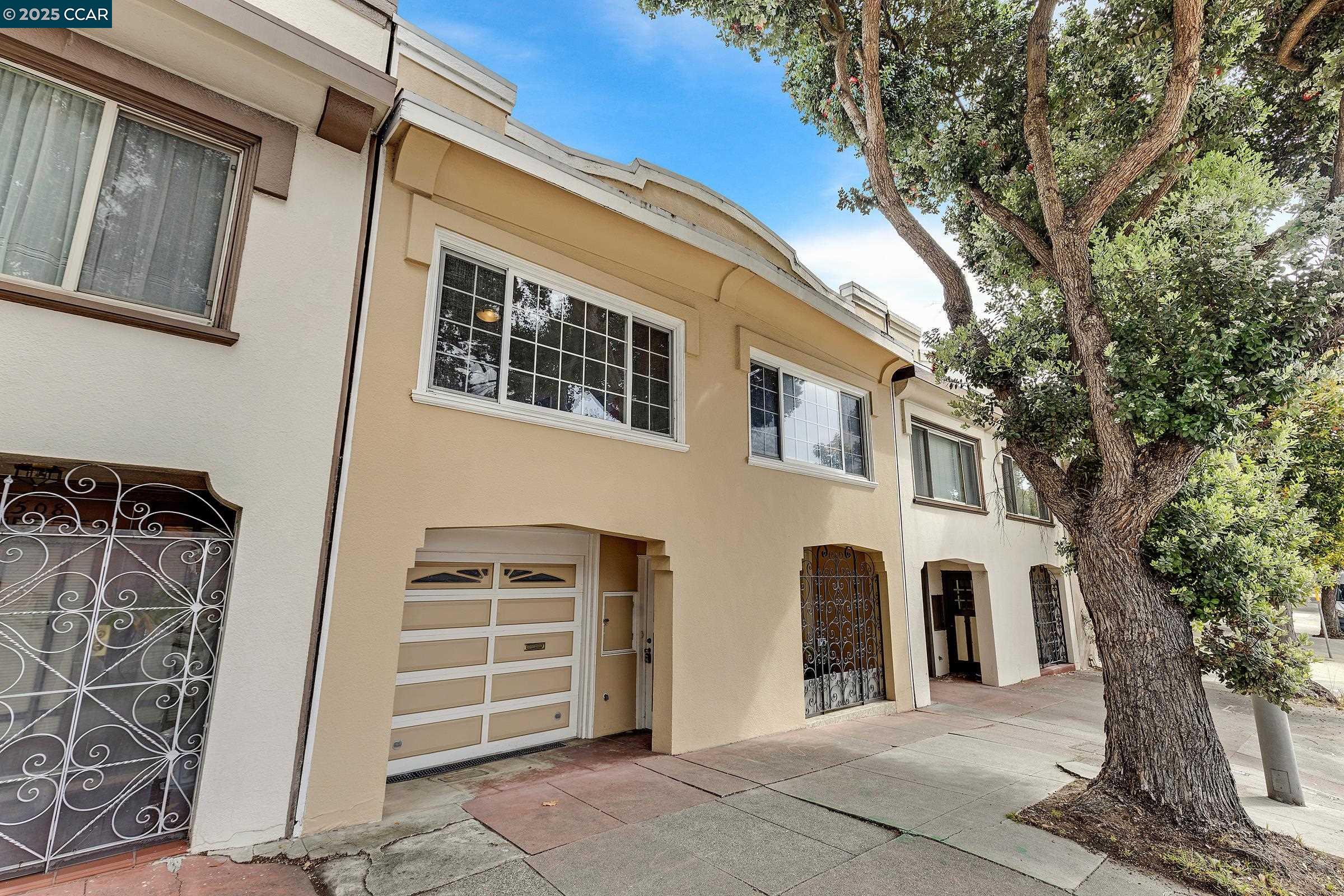 Detail Gallery Image 1 of 28 For 504 Monterey Blvd, San Francisco,  CA 94127 - 4 Beds | 2 Baths