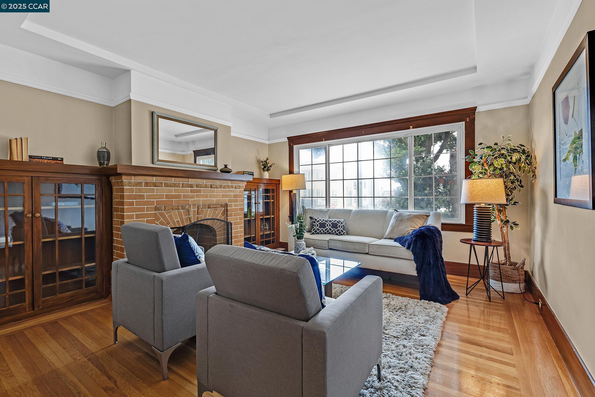 Detail Gallery Image 11 of 28 For 504 Monterey Blvd, San Francisco,  CA 94127 - 4 Beds | 2 Baths