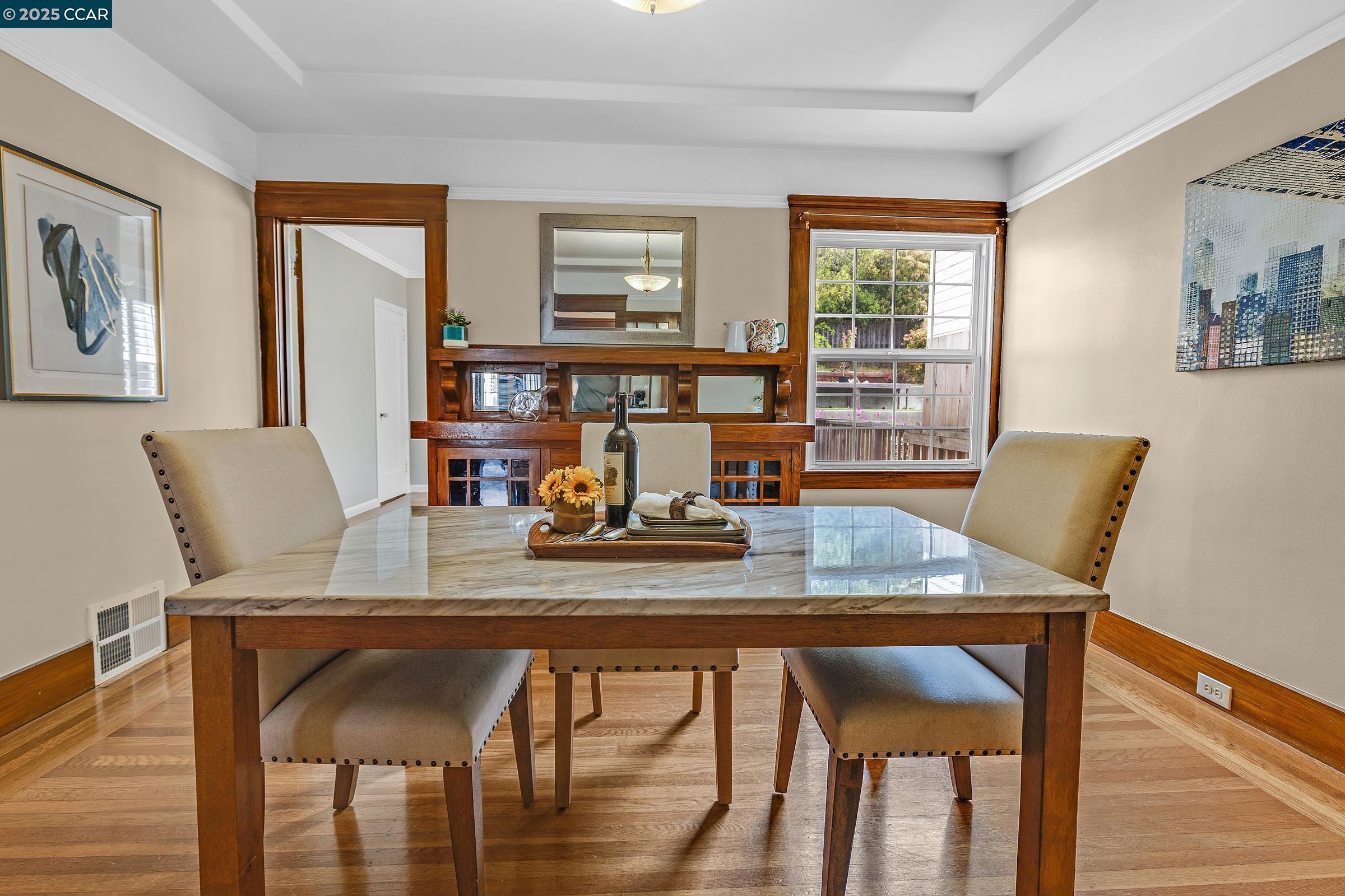 Detail Gallery Image 13 of 28 For 504 Monterey Blvd, San Francisco,  CA 94127 - 4 Beds | 2 Baths