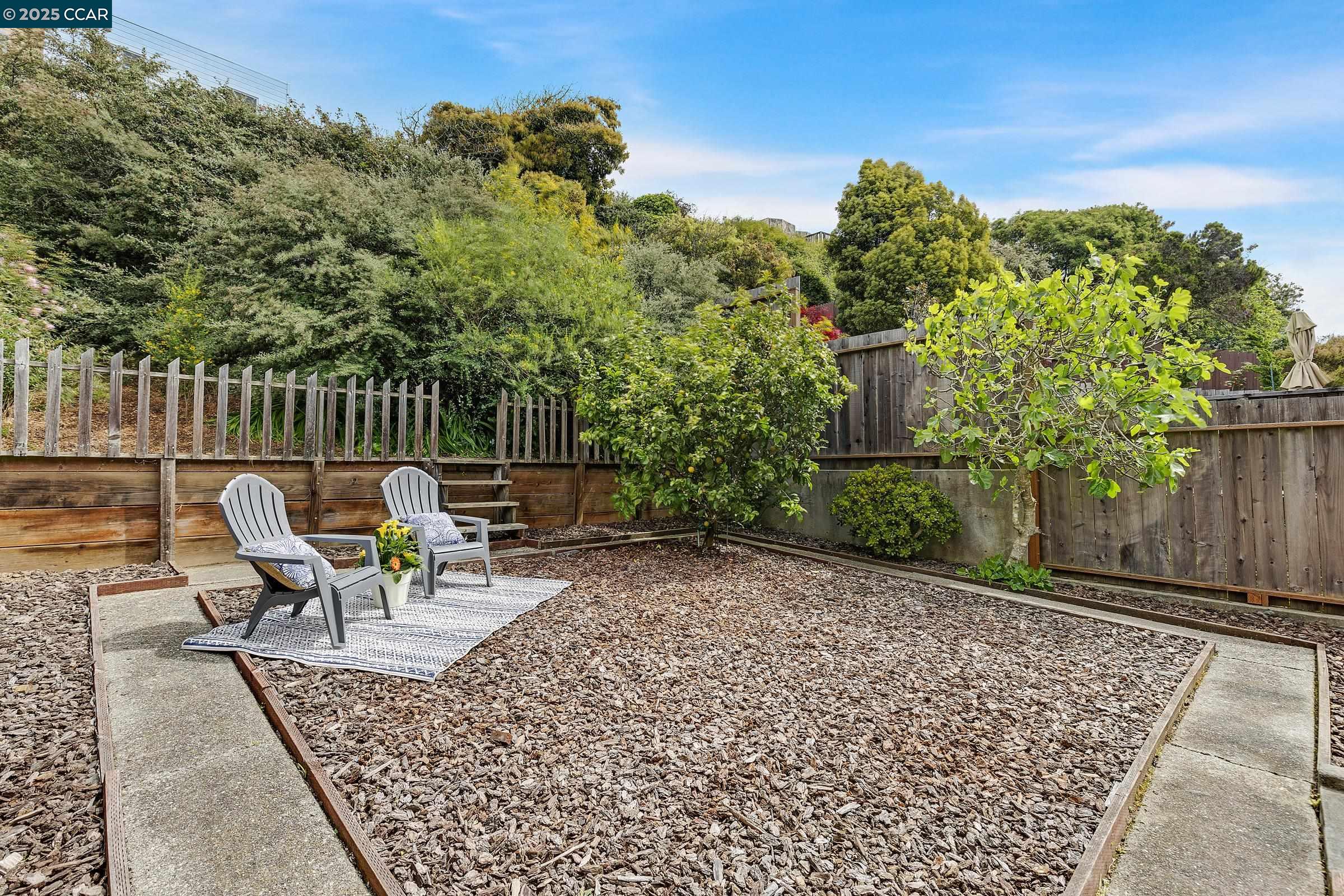 Detail Gallery Image 3 of 28 For 504 Monterey Blvd, San Francisco,  CA 94127 - 4 Beds | 2 Baths