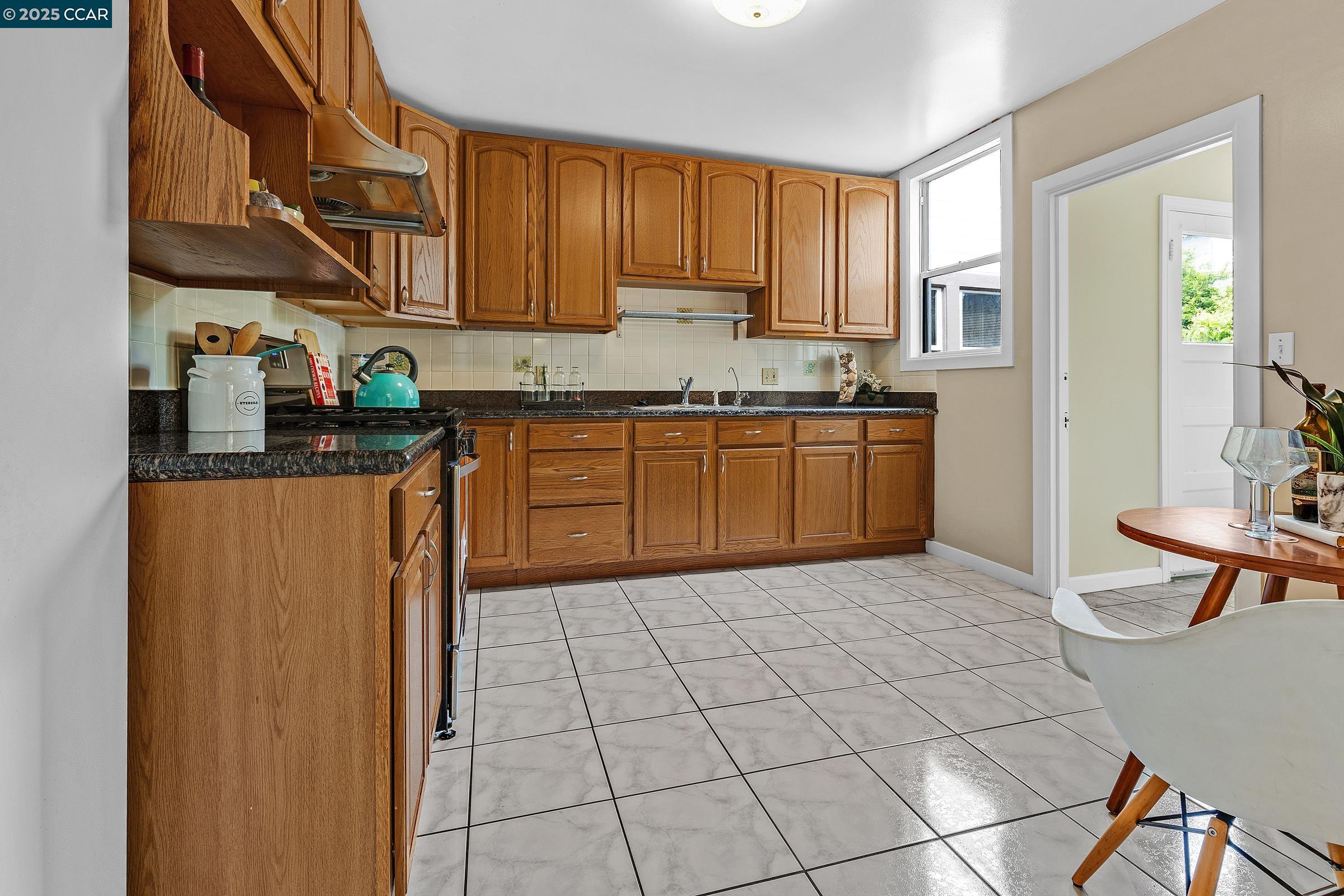 Detail Gallery Image 20 of 28 For 504 Monterey Blvd, San Francisco,  CA 94127 - 4 Beds | 2 Baths