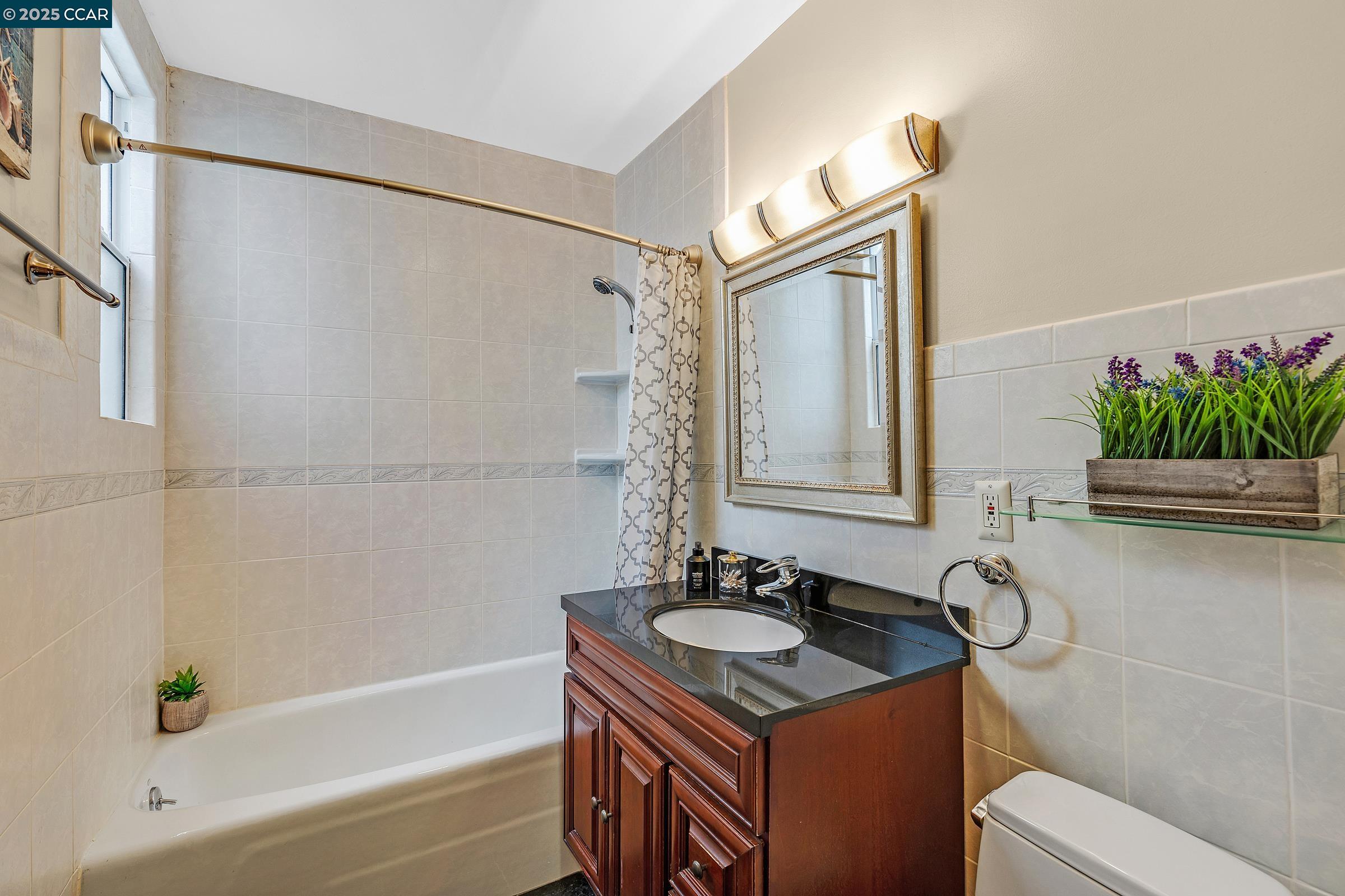 Detail Gallery Image 23 of 28 For 504 Monterey Blvd, San Francisco,  CA 94127 - 4 Beds | 2 Baths