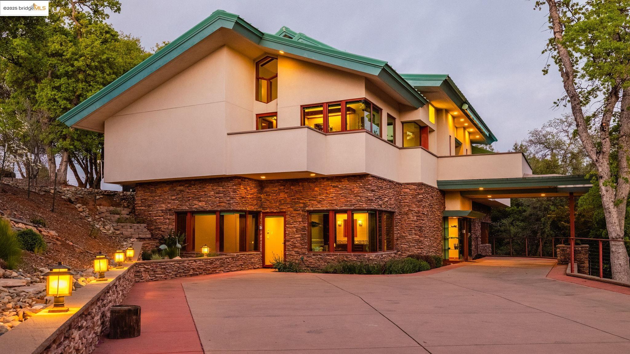 Detail Gallery Image 2 of 60 For 20821 Hemlock Street, Groveland,  CA 95321-9383 - 4 Beds | 3/1 Baths