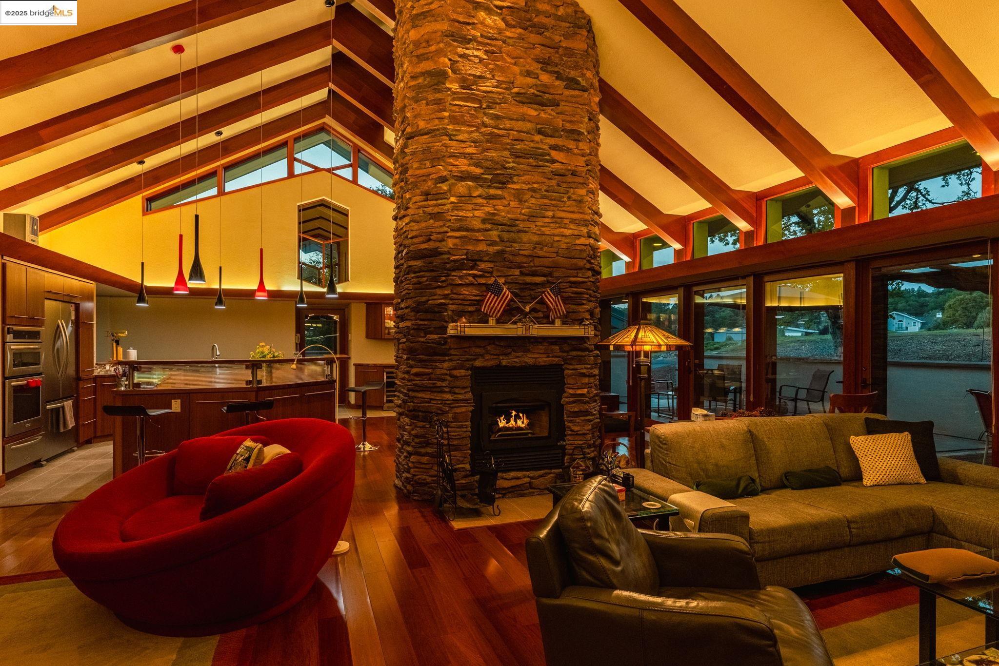 Detail Gallery Image 5 of 60 For 20821 Hemlock Street, Groveland,  CA 95321-9383 - 4 Beds | 3/1 Baths