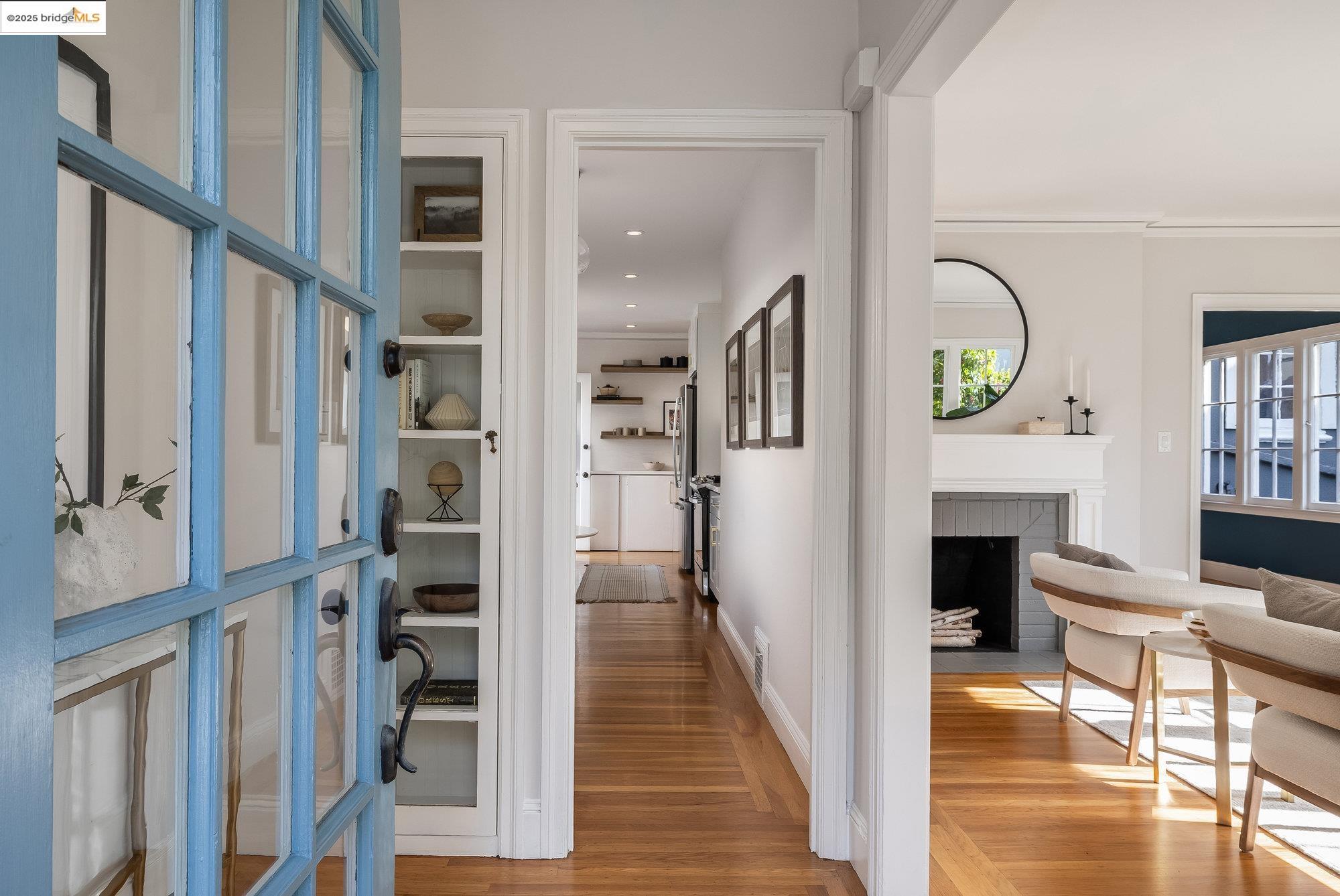 Detail Gallery Image 2 of 41 For 1265 Holman Rd., Oakland,  CA 94610 - 3 Beds | 3 Baths