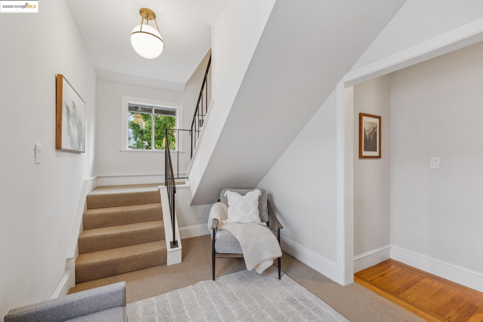 Detail Gallery Image 20 of 41 For 1265 Holman Rd., Oakland,  CA 94610 - 3 Beds | 3 Baths
