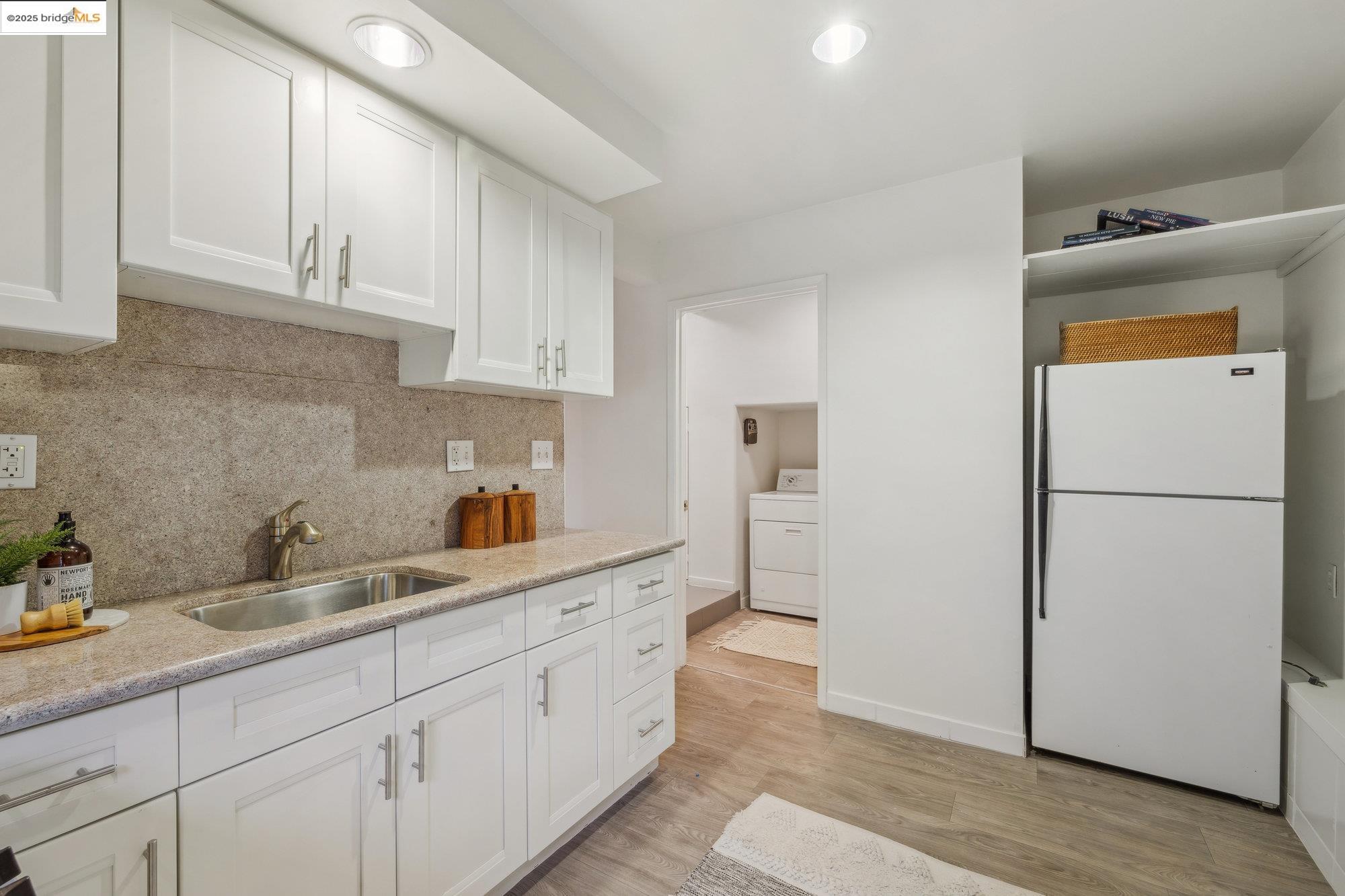 Detail Gallery Image 35 of 41 For 1265 Holman Rd., Oakland,  CA 94610 - 3 Beds | 3 Baths