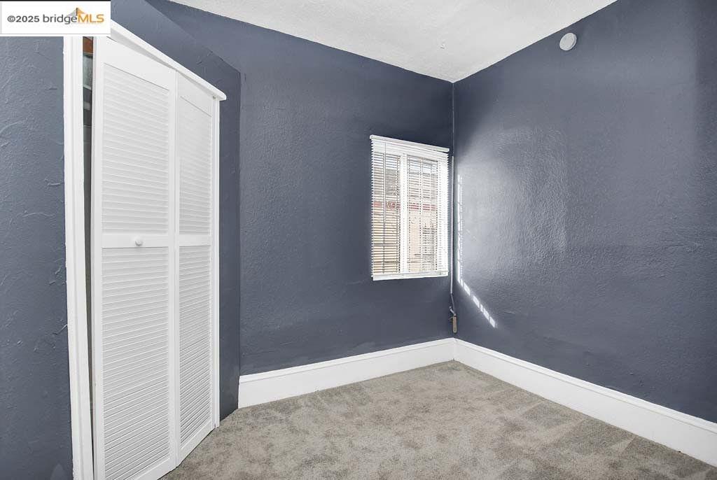 Detail Gallery Image 13 of 28 For 5540 E 17th St, Oakland,  CA 94621 - 3 Beds | 2 Baths