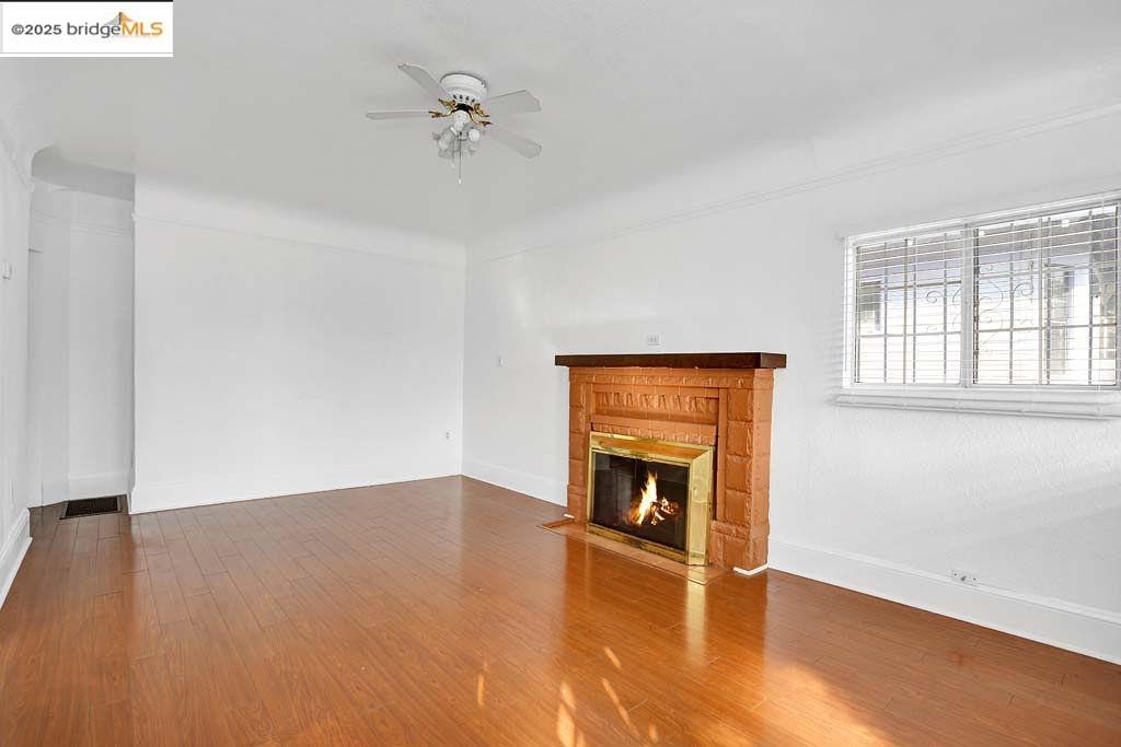 Detail Gallery Image 7 of 28 For 5540 E 17th St, Oakland,  CA 94621 - 3 Beds | 2 Baths