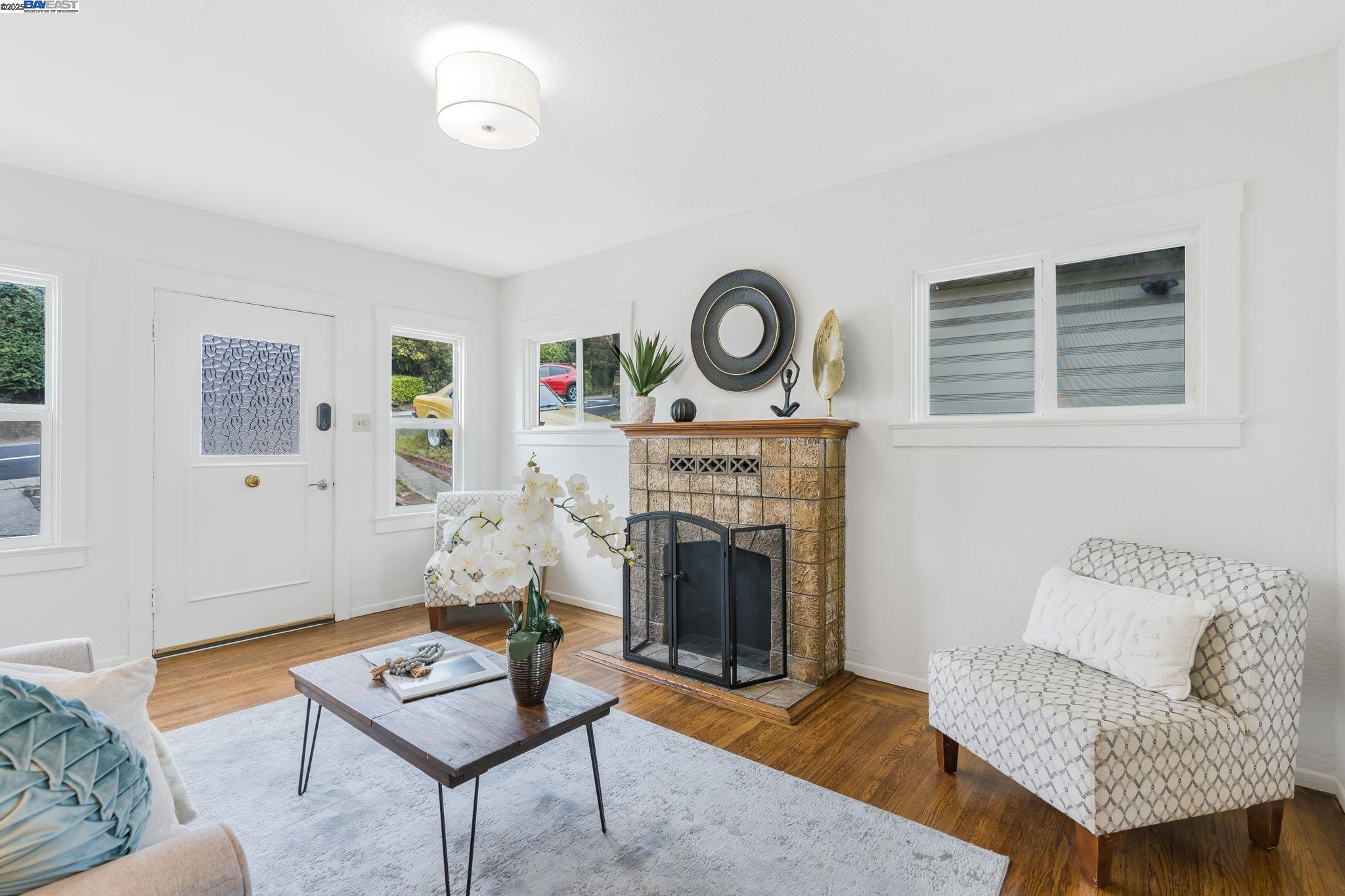 Detail Gallery Image 16 of 60 For 812 Washington Ave, Albany,  CA 94706 - 4 Beds | 2/1 Baths
