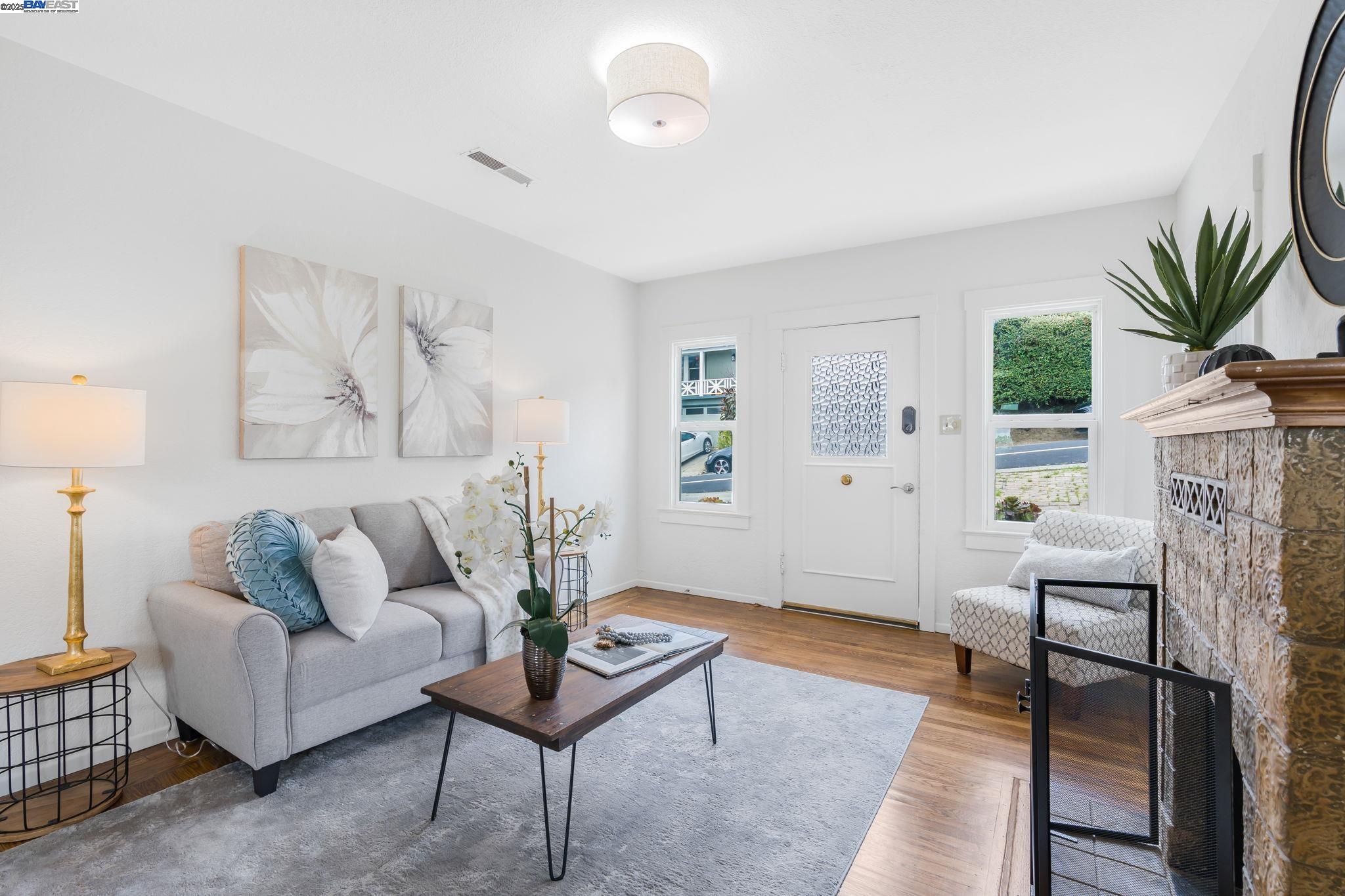 Detail Gallery Image 17 of 60 For 812 Washington Ave, Albany,  CA 94706 - 4 Beds | 2/1 Baths