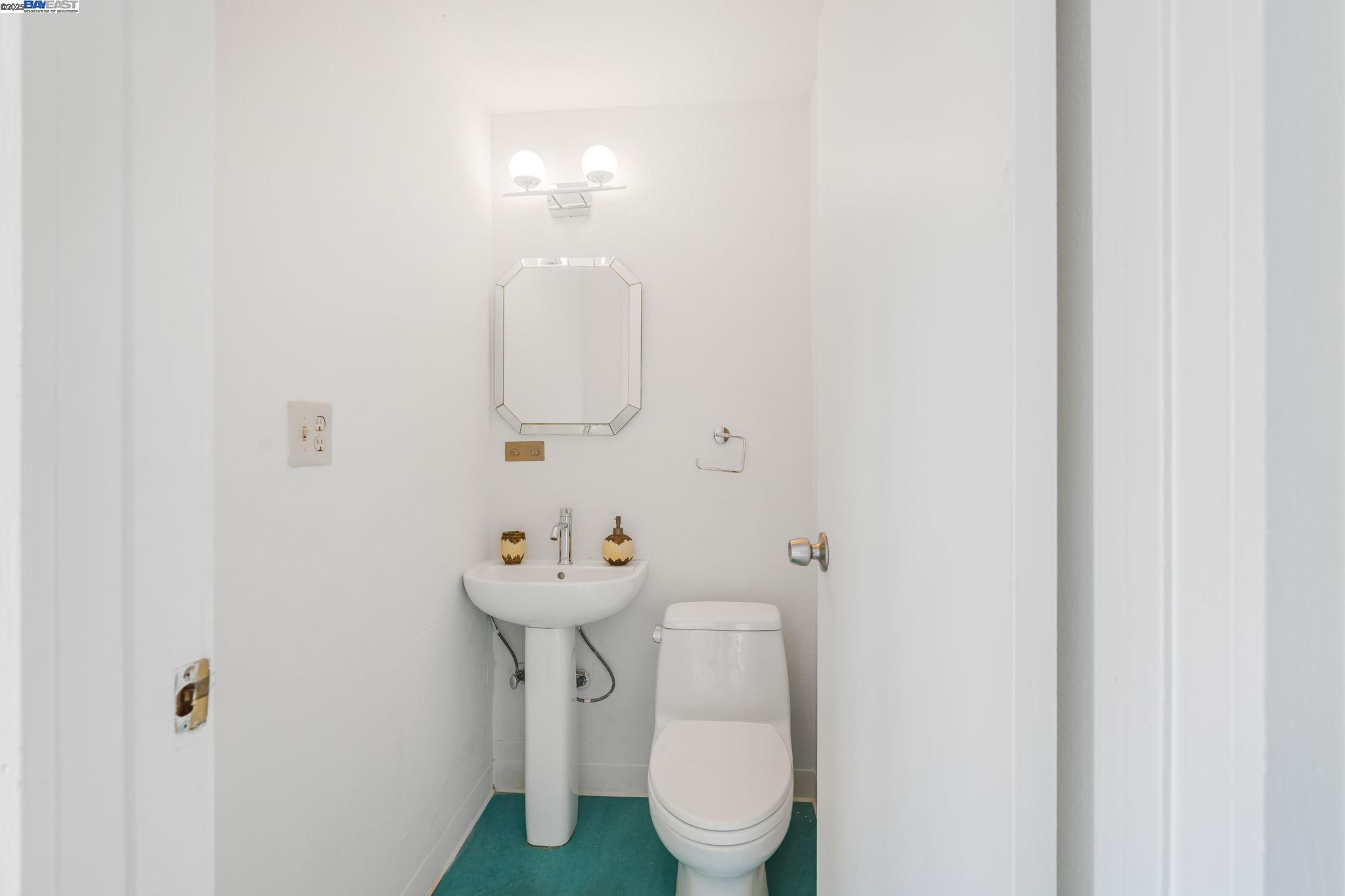 Detail Gallery Image 28 of 60 For 812 Washington Ave, Albany,  CA 94706 - 4 Beds | 2/1 Baths