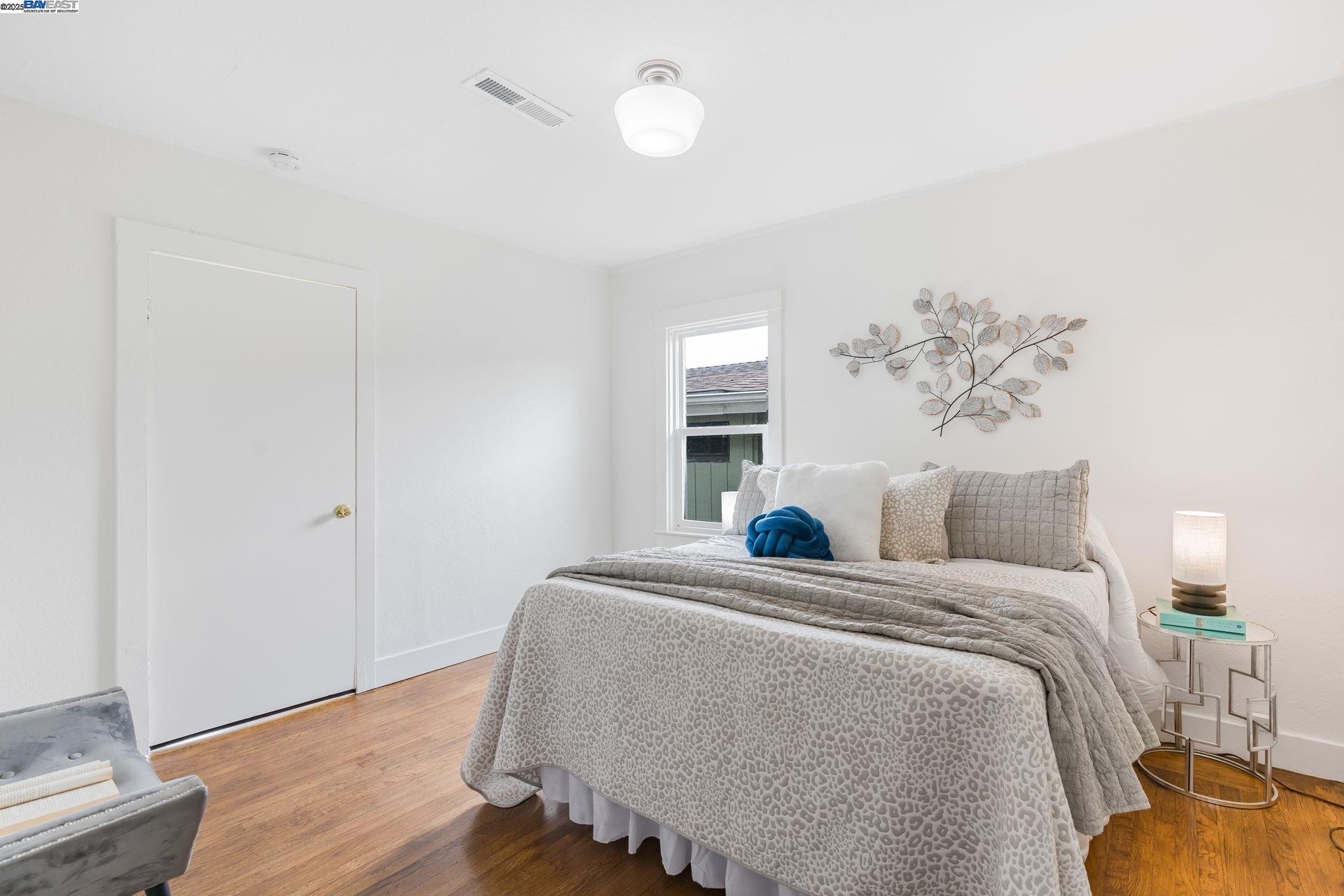 Detail Gallery Image 29 of 60 For 812 Washington Ave, Albany,  CA 94706 - 4 Beds | 2/1 Baths