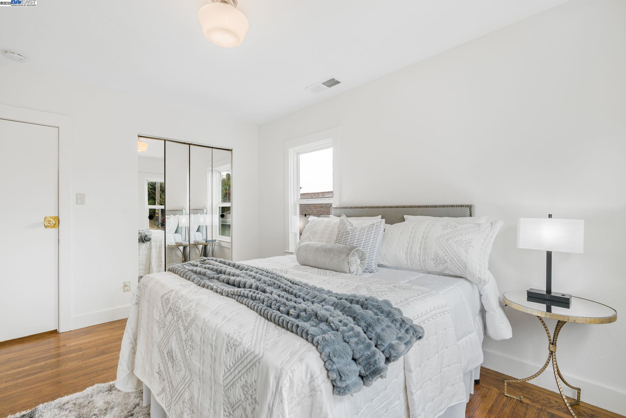 Detail Gallery Image 32 of 60 For 812 Washington Ave, Albany,  CA 94706 - 4 Beds | 2/1 Baths