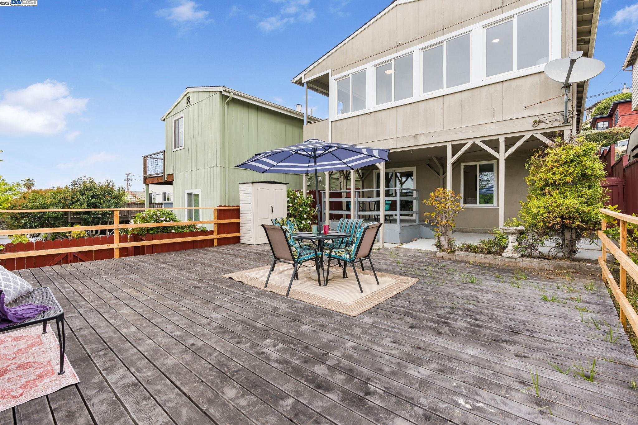 Detail Gallery Image 50 of 60 For 812 Washington Ave, Albany,  CA 94706 - 4 Beds | 2/1 Baths