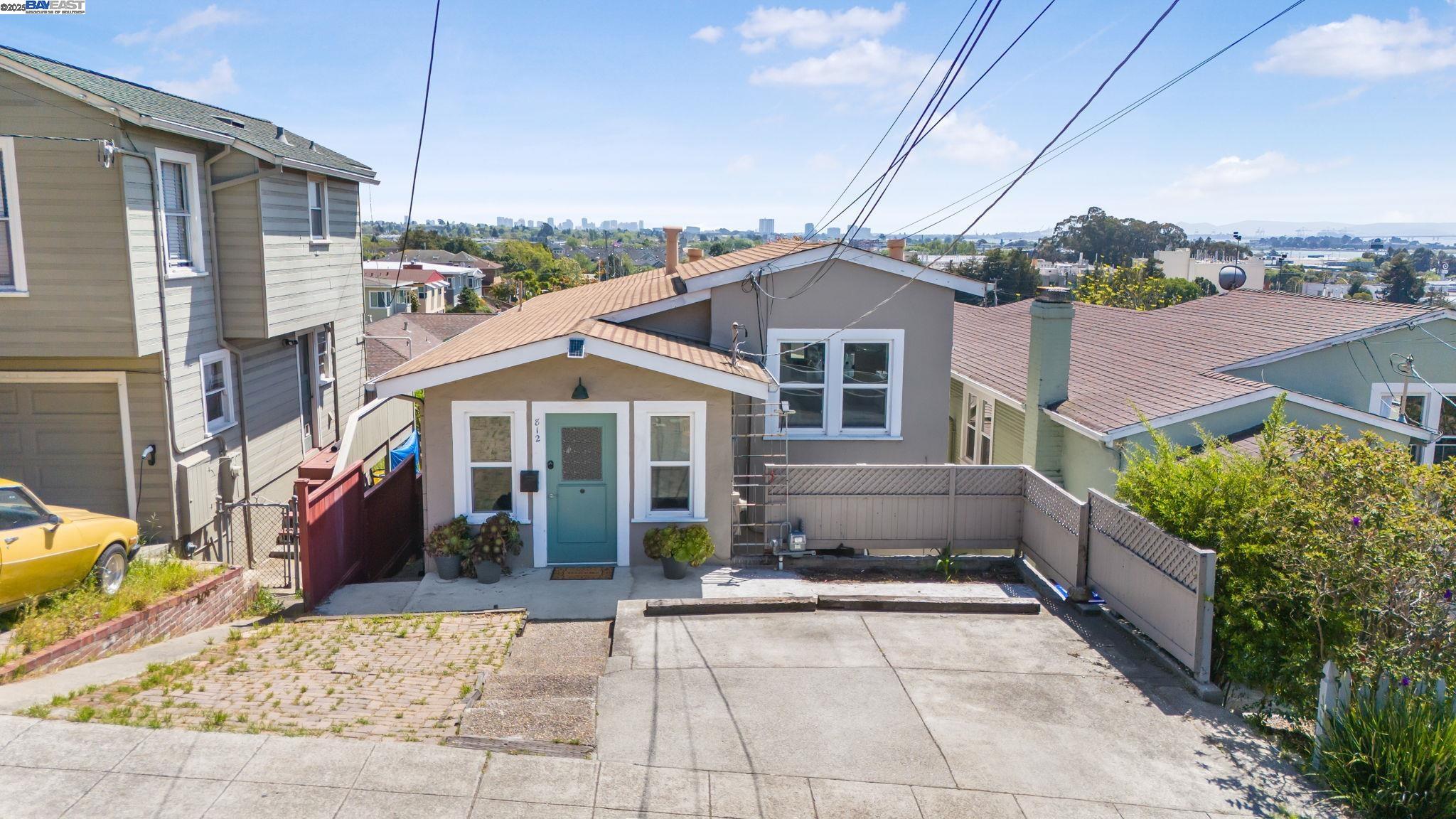 Detail Gallery Image 10 of 60 For 812 Washington Ave, Albany,  CA 94706 - 4 Beds | 2/1 Baths
