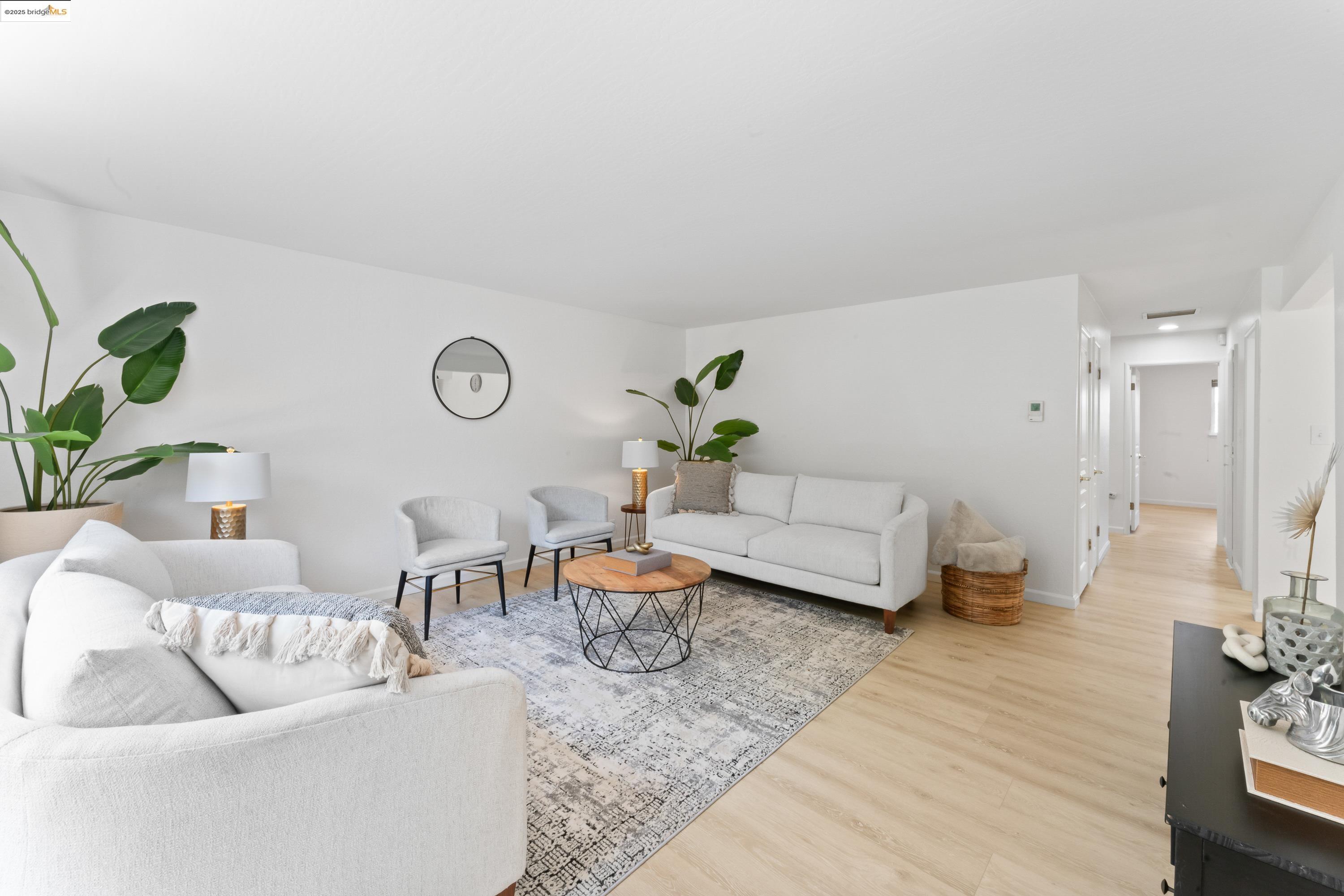 Detail Gallery Image 2 of 31 For 2305 Marlin Court, Pinole,  CA 94564 - 3 Beds | 2 Baths