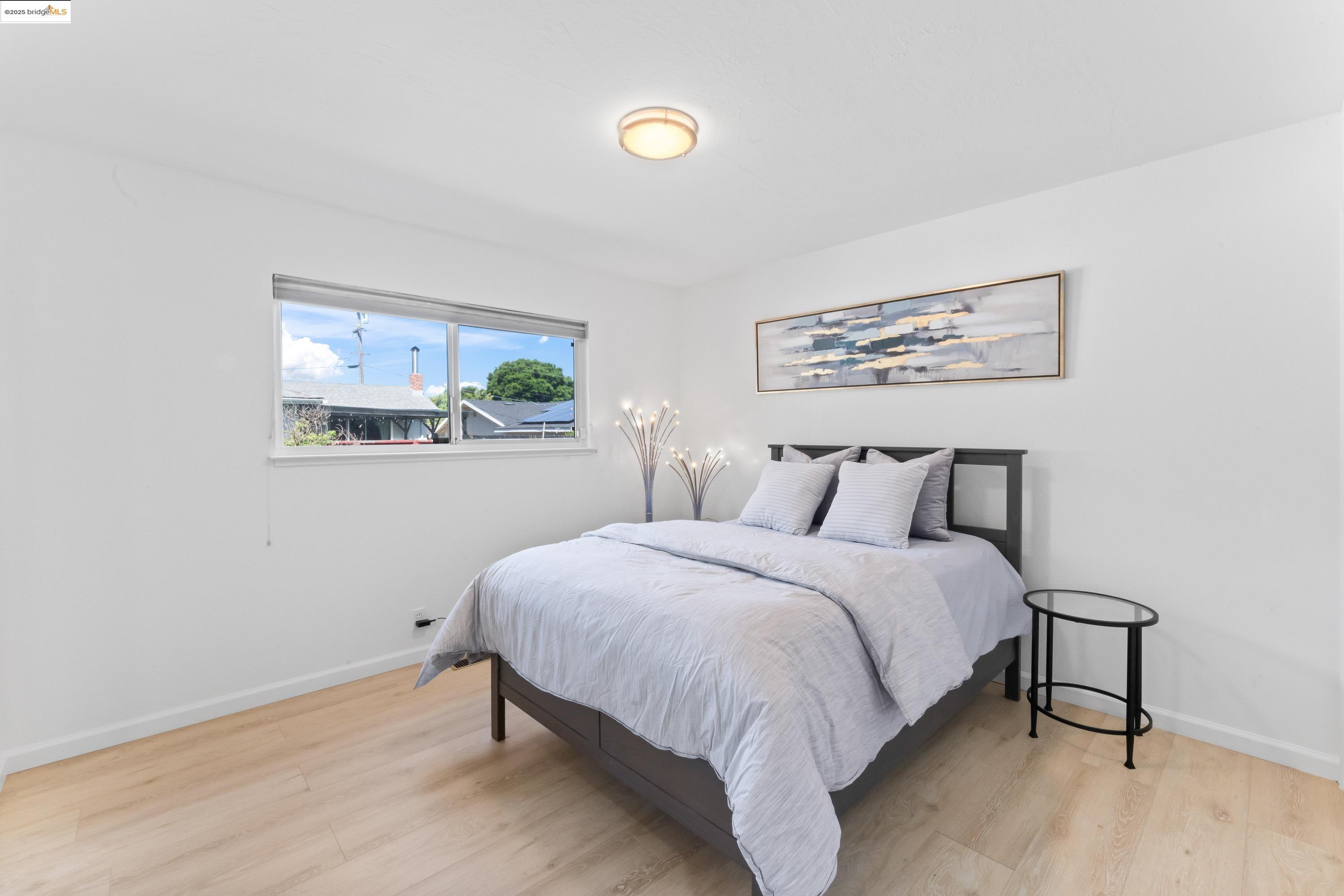Detail Gallery Image 12 of 31 For 2305 Marlin Court, Pinole,  CA 94564 - 3 Beds | 2 Baths
